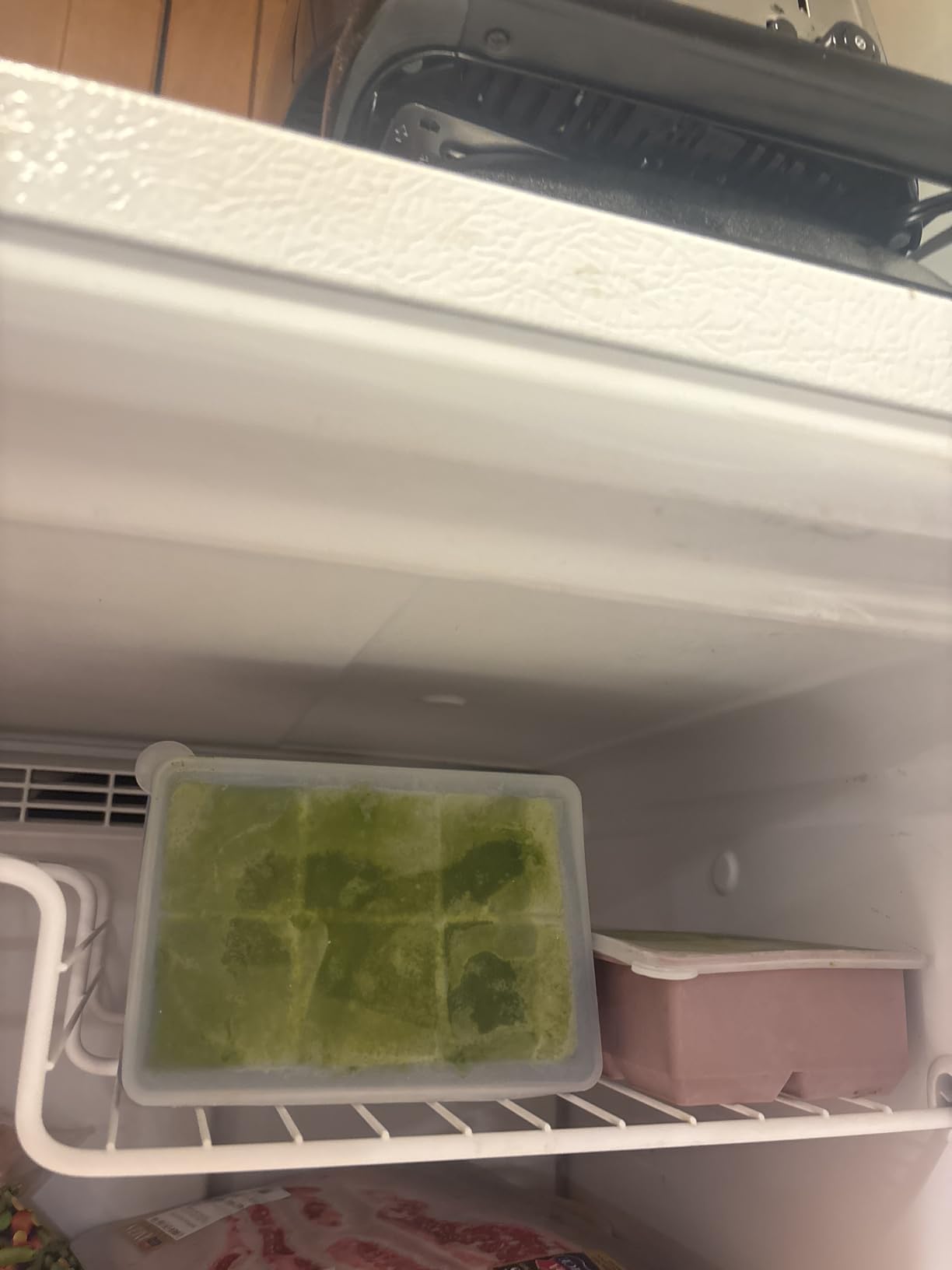 Silicone Ice Cube Trays 3 Pack - Large Size Silicone Ice Cube Molds with Leak Proof Removable Lid Square Ice Cube Tray And BPA Free for Cocktail,Whiskey, Stackable Flexible Ice customer photo 1