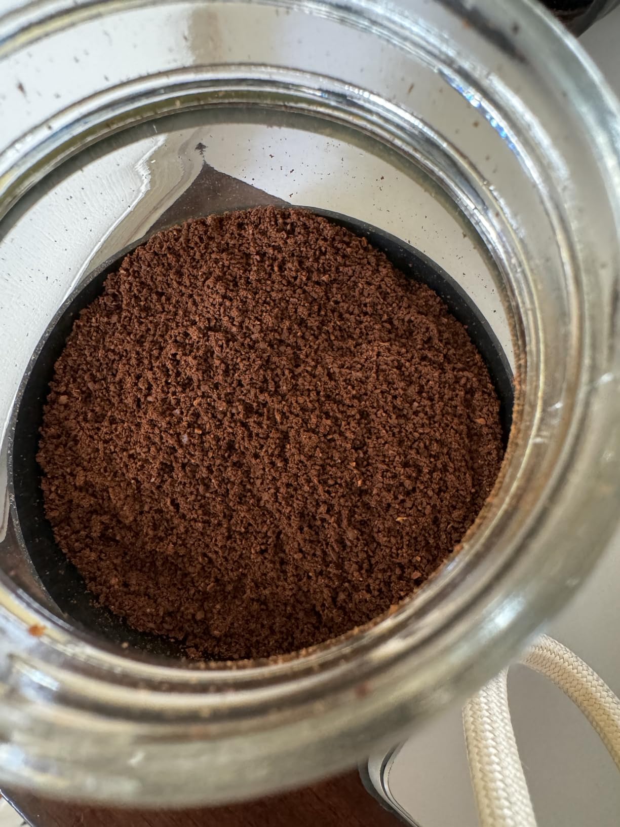 PARACITY Manual Coffee Bean Grinder with Ceramic Burr, Hand Coffee Grinder Mill Small with 2 Glass Jars( 11OZ per Jar) Stainless Steel Handle for Drip Coffee, Espresso, French Press, Turkish Brew customer photo 2