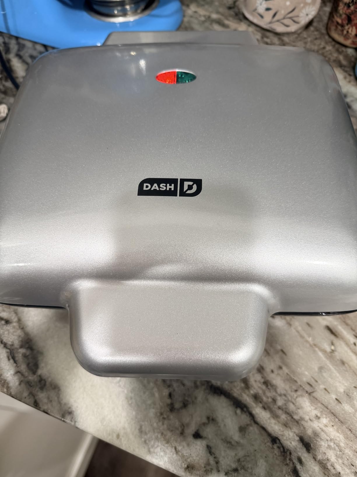 Dash No-Drip Waffle Maker - Makes Four Waffles at Once for Hassle-Free Breakfasts - Dual Nonstick Heating Plates & Quick Heat-Up System - Easy-Release Surface - Silver customer photo 1