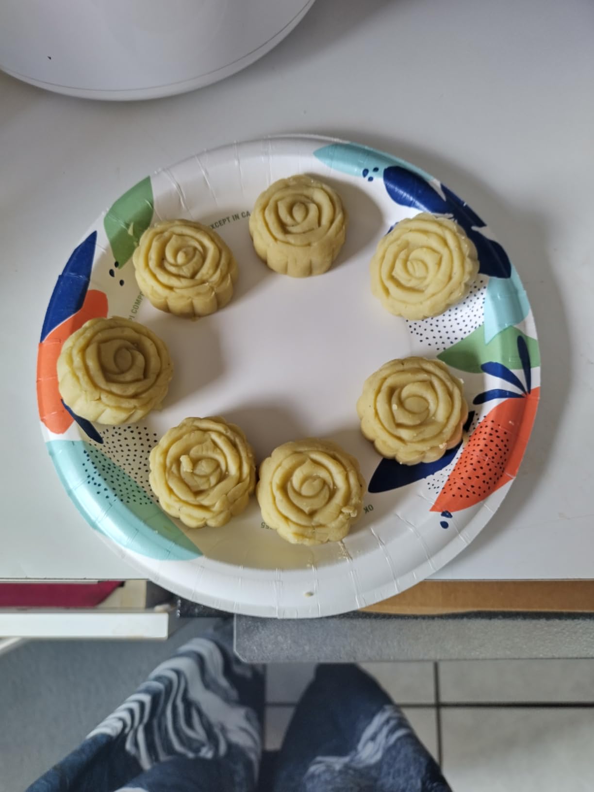 Luxiv Moon Cake Mould 50g, 12 PCS Pattern Hand-Pressure Mooncake Molds for Mid-Autumn DIY Pastry Tool 2 Set with 6pcs Round Flower Mooncake Mode and 6 Pcs Square Pattern Mooncake Mould (White, 50g) customer photo 2