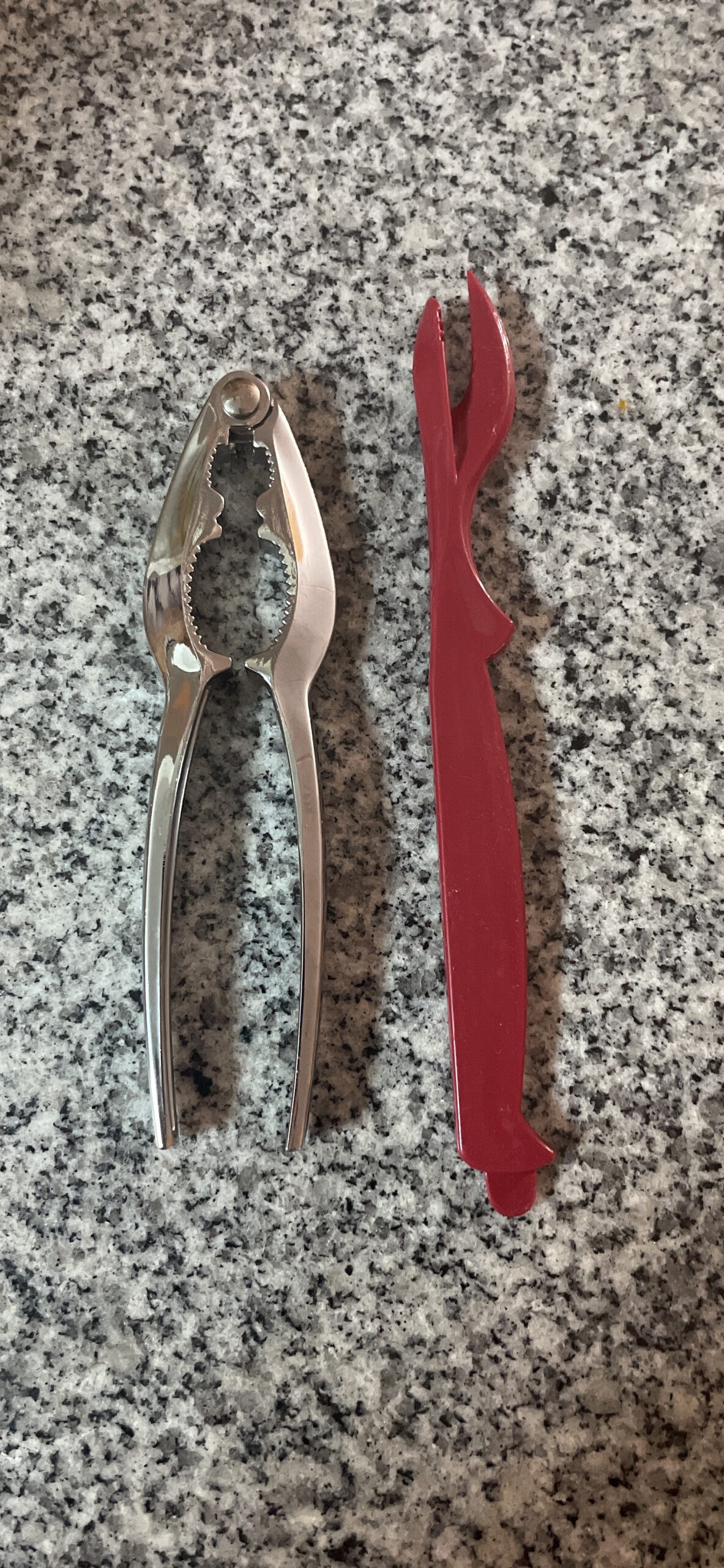 4-Person Seafood Tools Set includes 2 Crab Crackers, 4 Lobster Shellers, 4 Crab Leg Forks/Picks and 1 Seafood Scissors - Nut Cracker Set customer photo 1