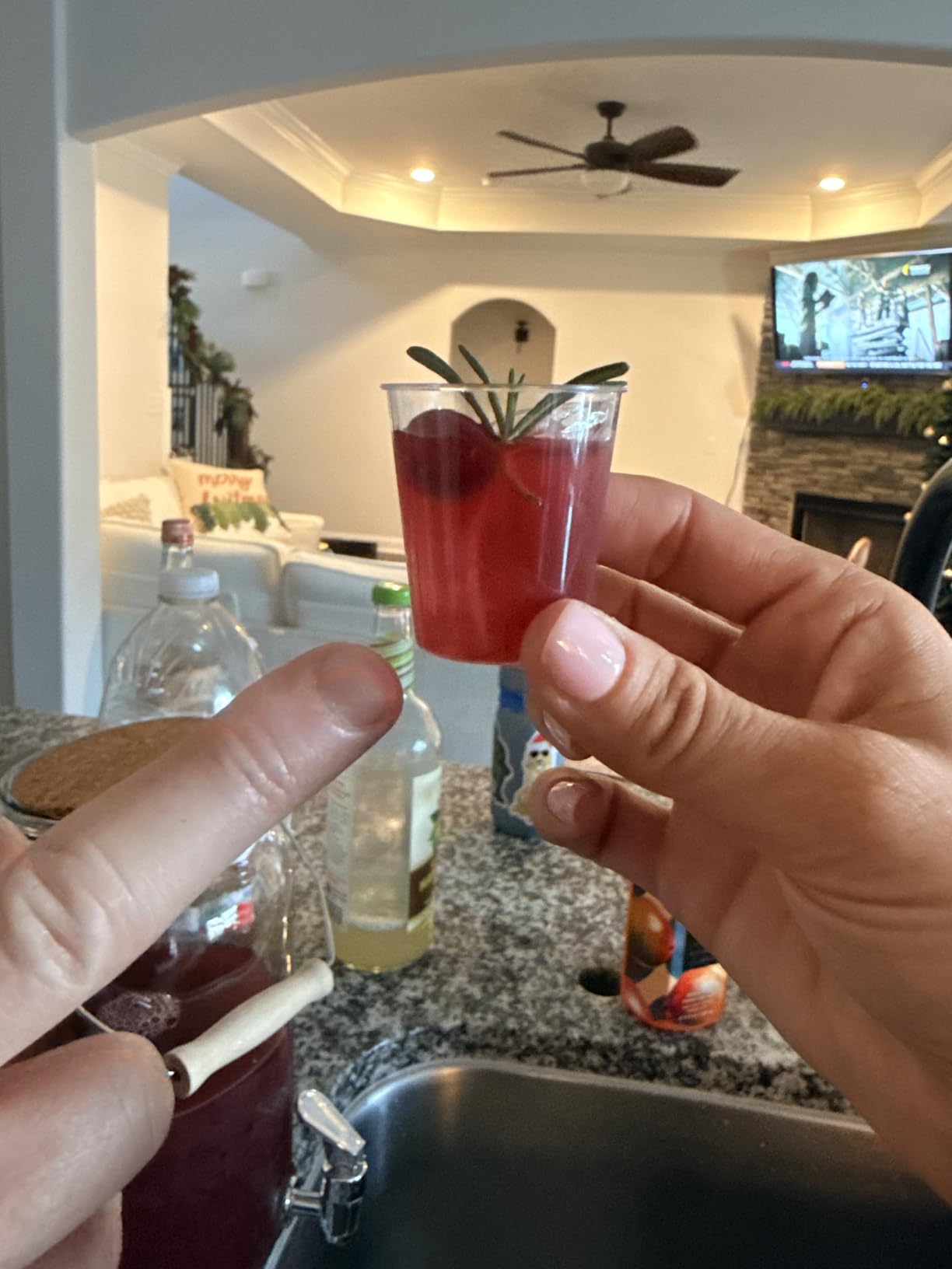 Zcaukya 100 Shot Glasses, 1oz Clear Plastic Disposable Hard Cups, Mini Cups Great Container for Sauce, Sample Tasting, Jello Shots, Pudding customer photo 1