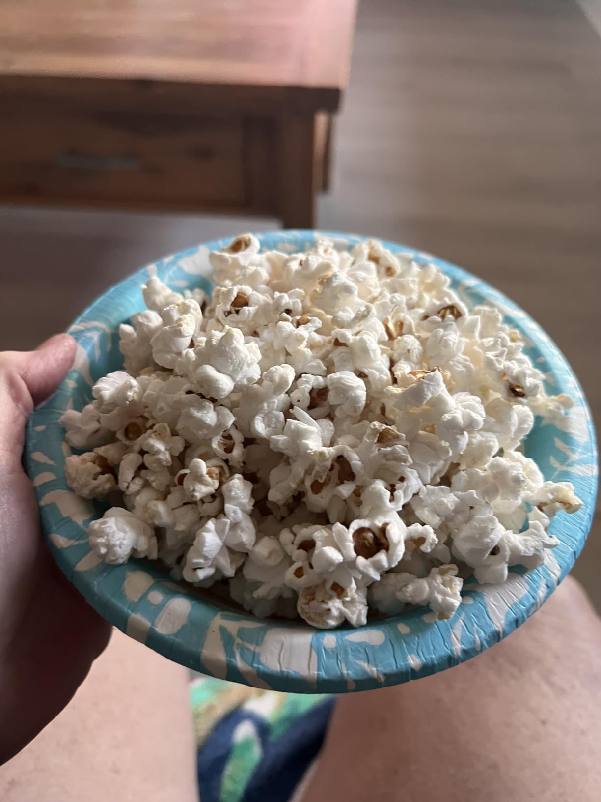 Dash SmartStore Deluxe Stirring Popcorn Maker - Hot Oil Electric Popcorn Popper with Butter-Warming Tray, Clear Serving Bowl, Storage Lid & Measuring Cup - 24 Cups, Red customer photo 1