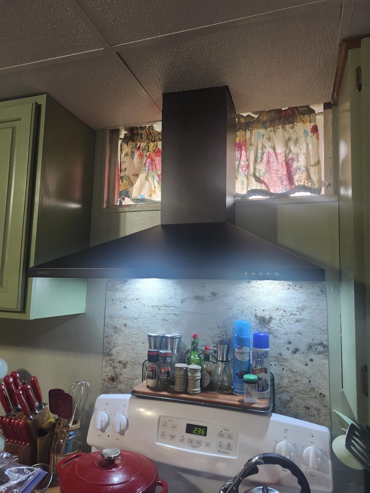 Hermitlux Range Hood 30 inch Stainless Steel, Wall Mount Vent Hood for Kitchen with Charcoal Filter, Ducted/Ductless Convertible customer photo 1