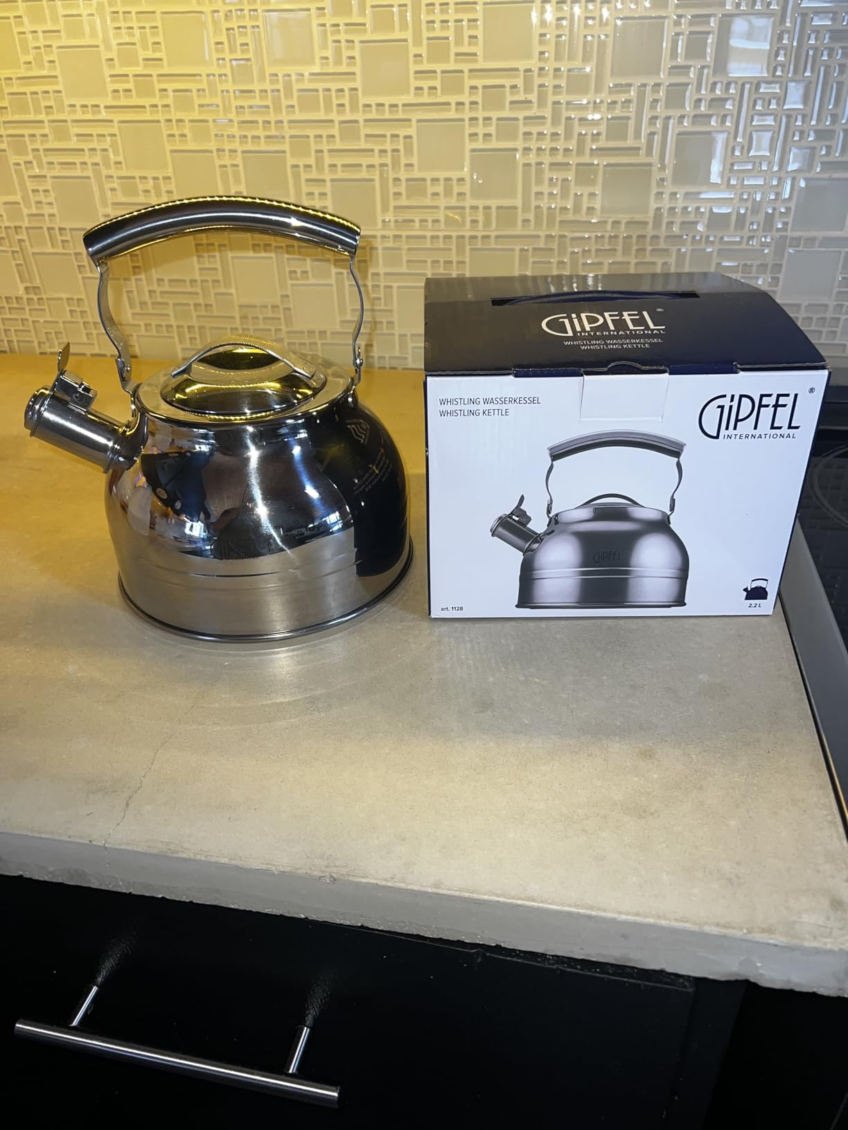 GIPFEL INTERNATIONAL Whistling Tea Kettle Stovetop - Food Grade Stainless Steel Teapot for Stove Top with Ergonomic Handle for Gas, Induction, Electric Stovetops 2.3 Quart customer photo 1