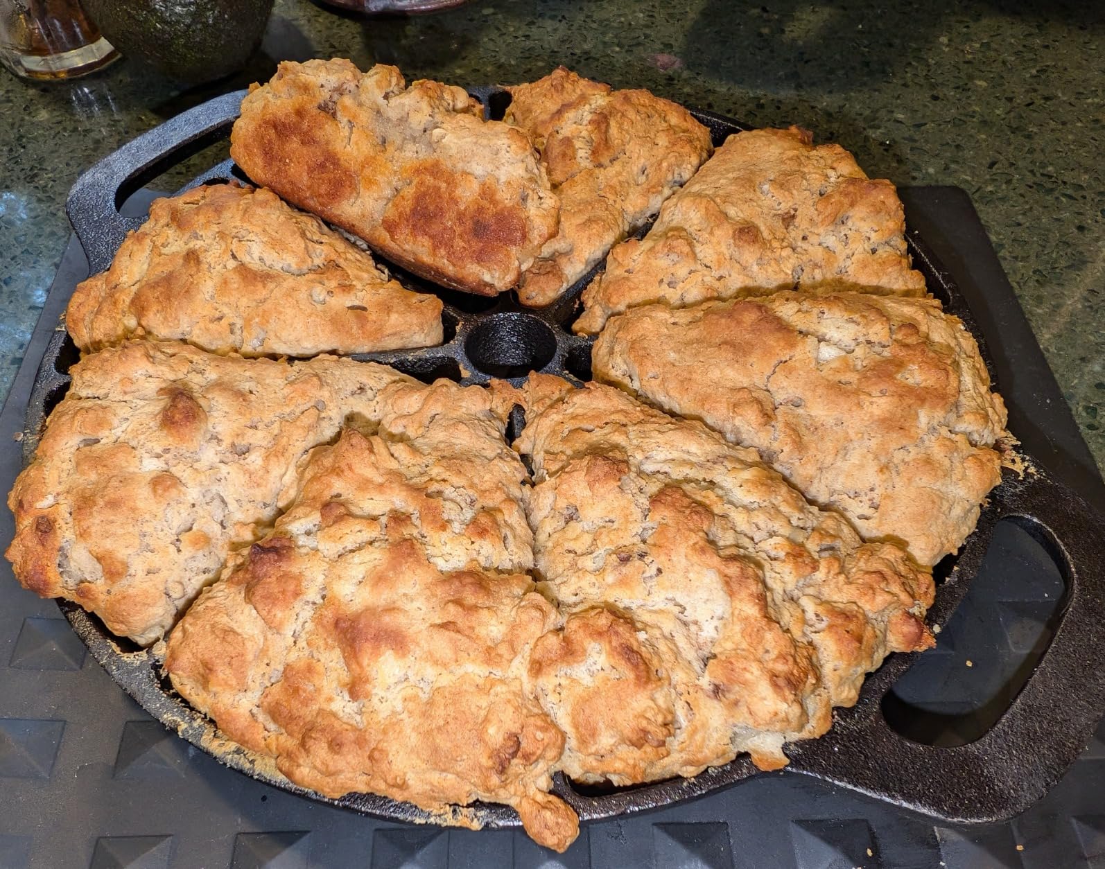 KUHA Cast Iron Scone Baking Pan | Pre-Seasoned Cast Iron Pan for Biscuits & Cornbread | 8-Wedge Divided Skillet Design | Mitts, Trivet & Oil Brush Included | 11