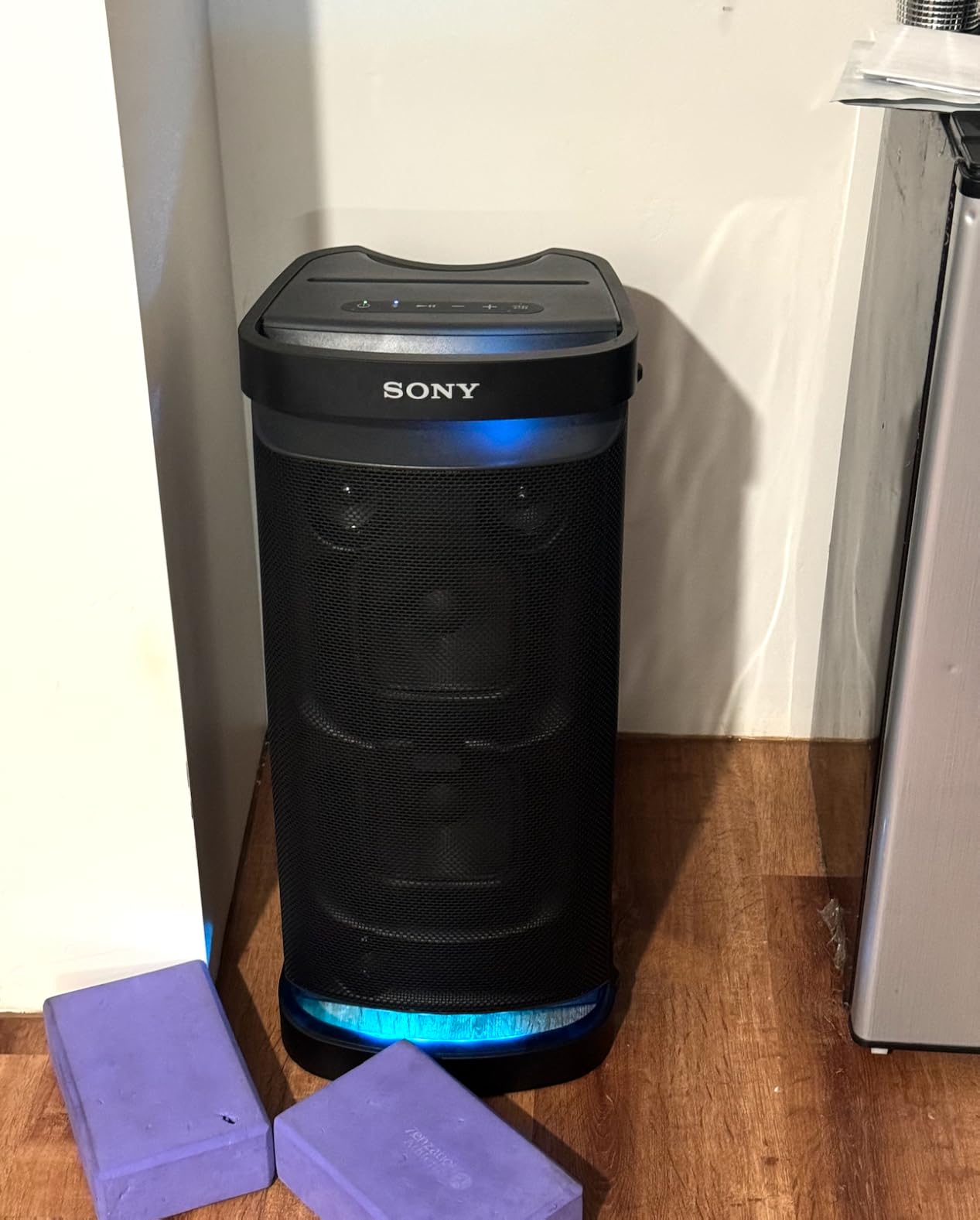Sony SRS-XP700 X-Series Wireless Portable-BLUETOOTH-Karaoke Party-Speaker IPX4 Splash-resistant with 25 Hour-Battery, Black customer photo 1