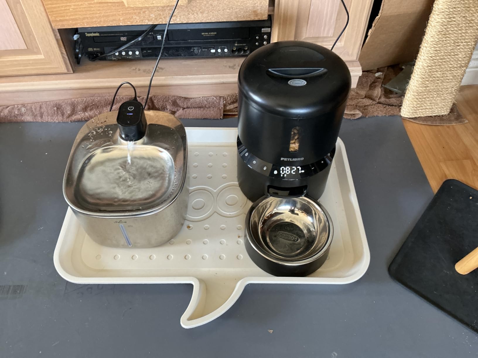 PETLIBRO Automatic Cat Feeder - 3L Programmable Pet Food Dispenser customer photo 1