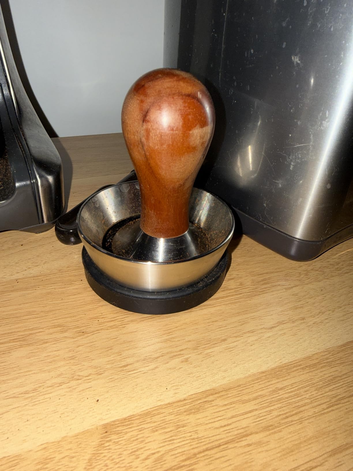 Coffee Tamper Espresso Press with Tamper Mat 304 Stainless Steel Flat Base Wooden Handle for Coffee Grounds Barista Espresso Machines Accessory (51MM) customer photo 2