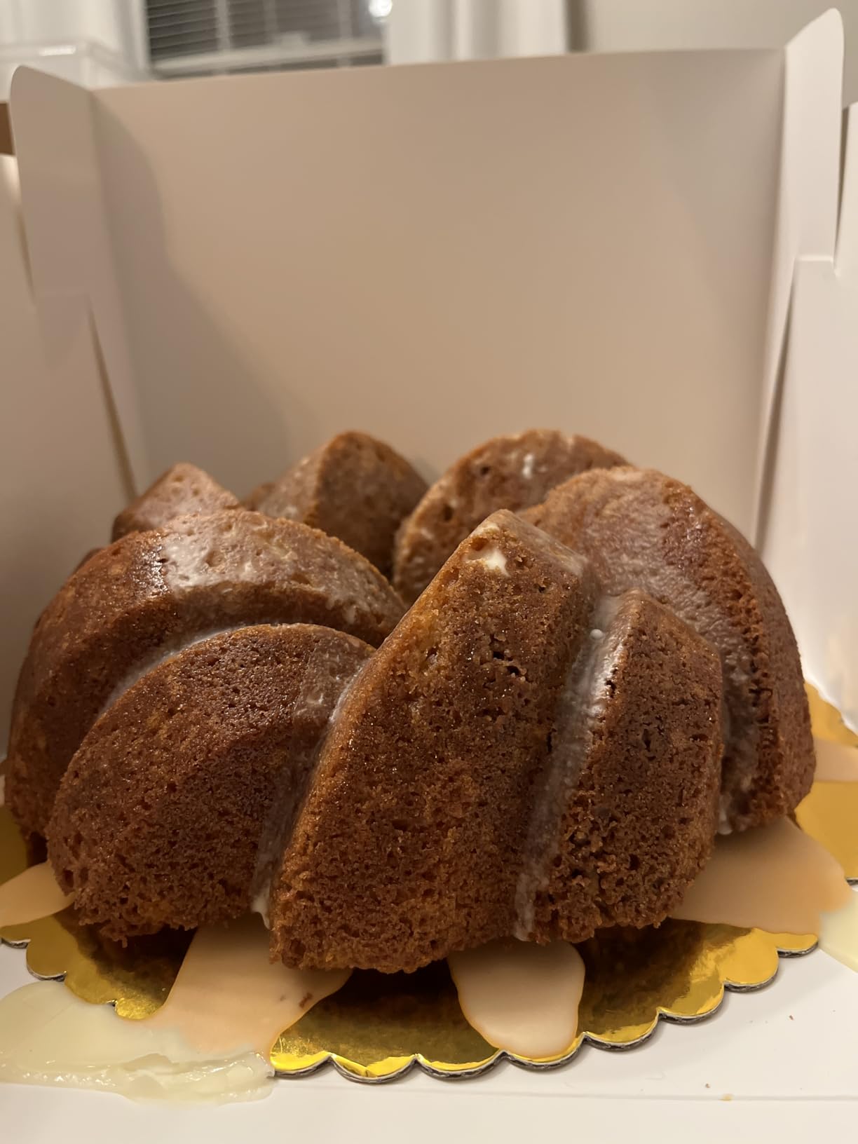 Nordic Ware NW 95577 75th Anniversary Braided Rope Bundt Cake Pan, Gold 12 Cup Capacity customer photo 2