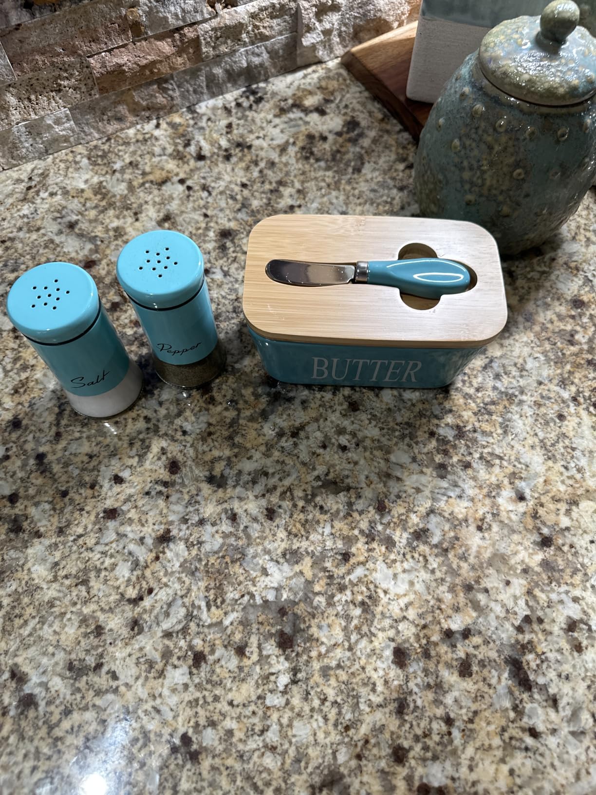 Ceramic Butter Dish with Wooden Lid, Large Butters Container Keeper Storage with Stainless Steel Knife Spreader, Bamboo Cover and Silicone Sealing Ring for West East Coast, Black customer photo 2