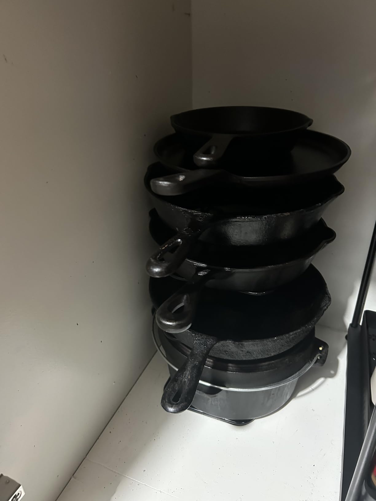 Toplife Heavy Duty Pan Organizer, 5 Tier Pot and Pan Organizer Rack for Cast Iron Skillets, Griddles and Pots - Sturdy Steel Construction- No Assembly Required - Black customer photo 2