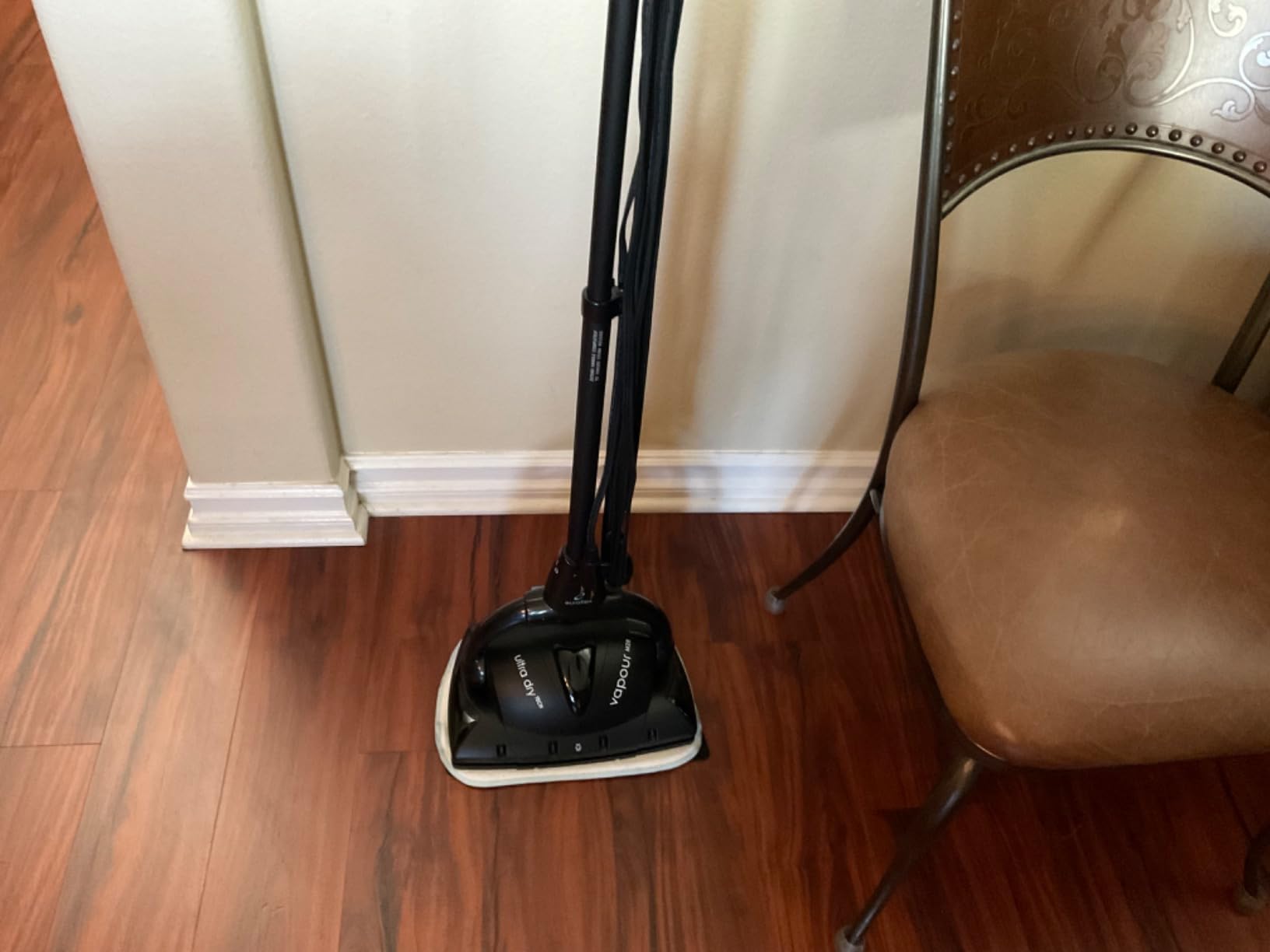 Euroflex Vapour Premium Steam Mop 9-Piece Set with Ultra Dry Steam; Consumer Reports Recommended; Commercial Grade 295°F & 50 PSI customer photo 1