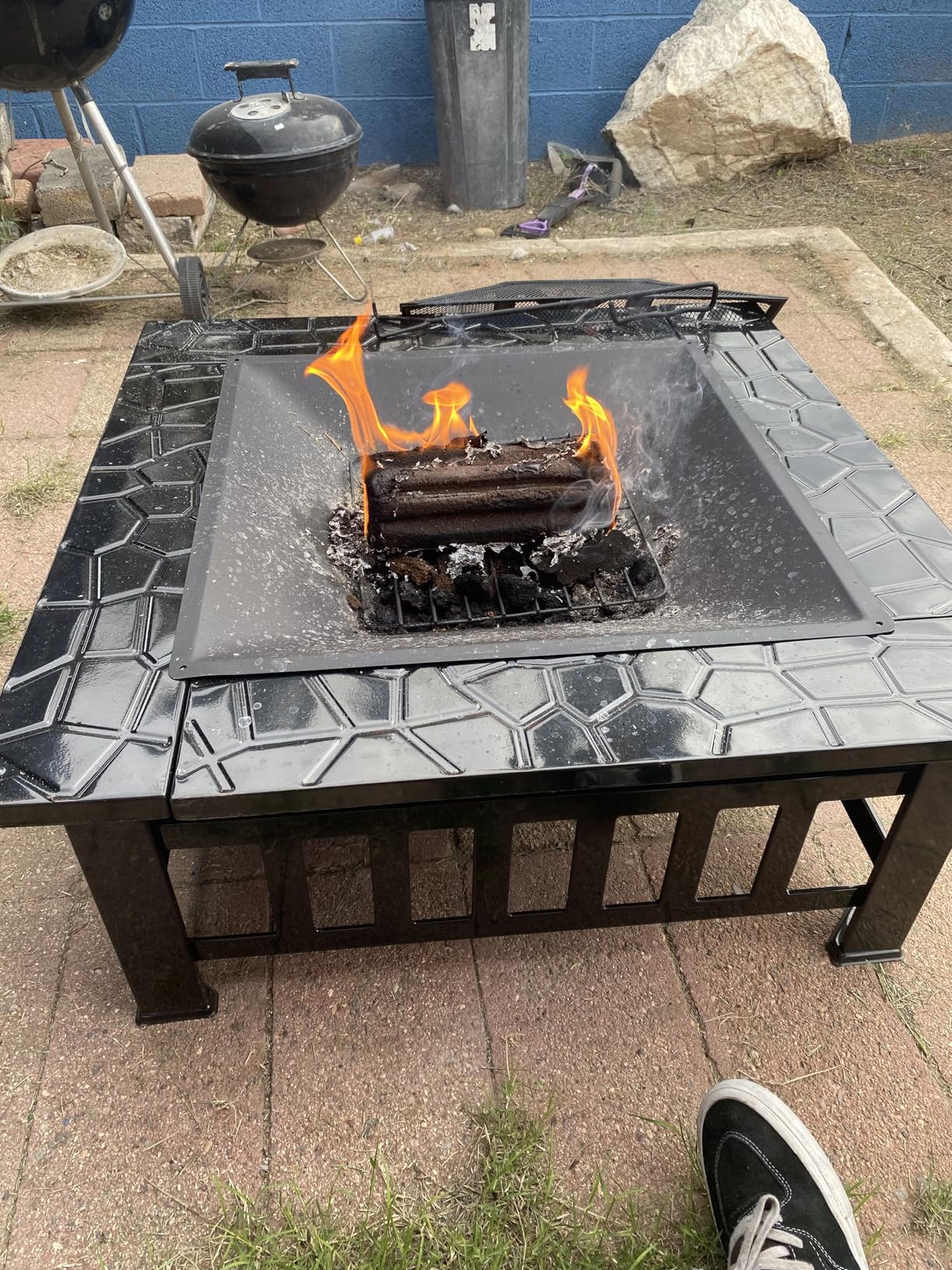 Devoko Outdoor Fire Pit, 32 Inch Firepit Table Metal Outdoor Fireplaces with Waterproof Cover for Outside Patio Camping (Black) customer photo 2