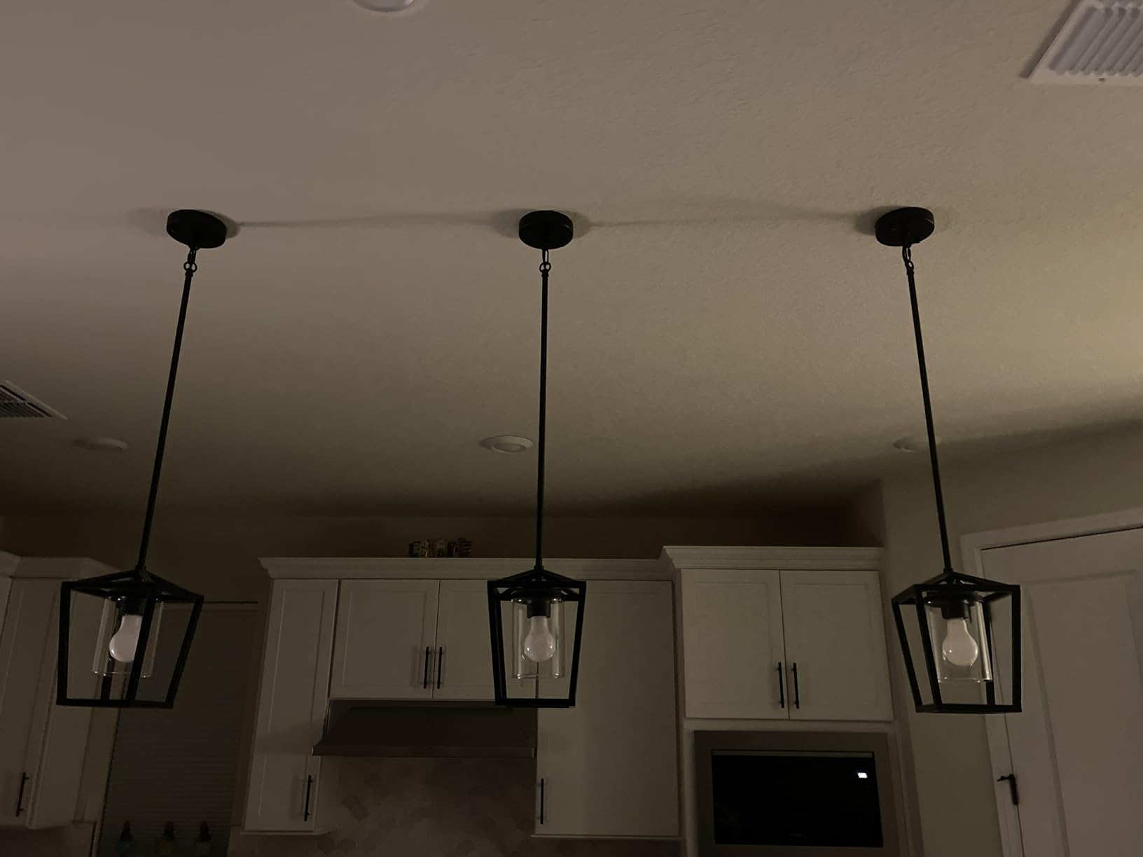 SGLfarmty Farmhouse Pendent Lights for Kitchen Island, Rustic Black and Wood Light Fixtures with Glass, Blown Pendant Lamps Over Table, Vintage Chain Hanging Light for Dining Room, Sink, Bar, 1 Pack customer photo 1