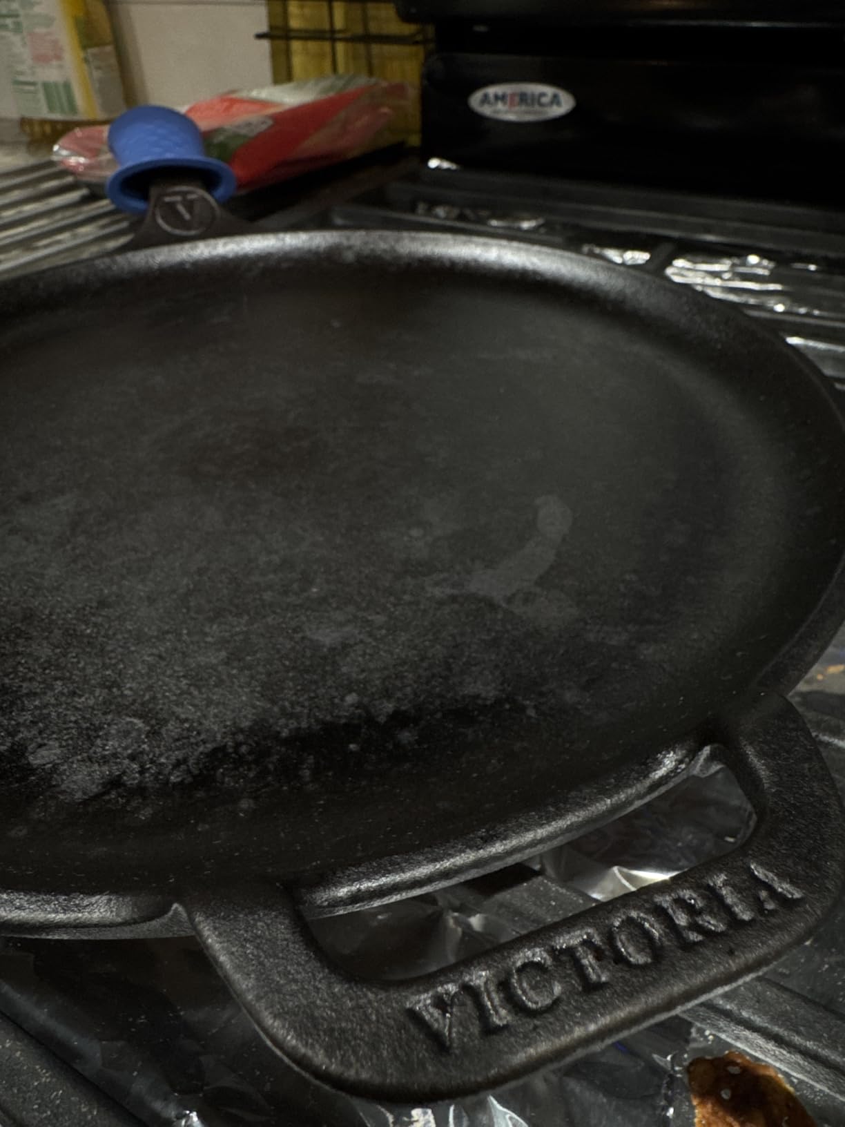 Victoria 10-Inch Cast Iron Comal Pizza Pan with 2 Side Handles Preseasoned customer photo 1