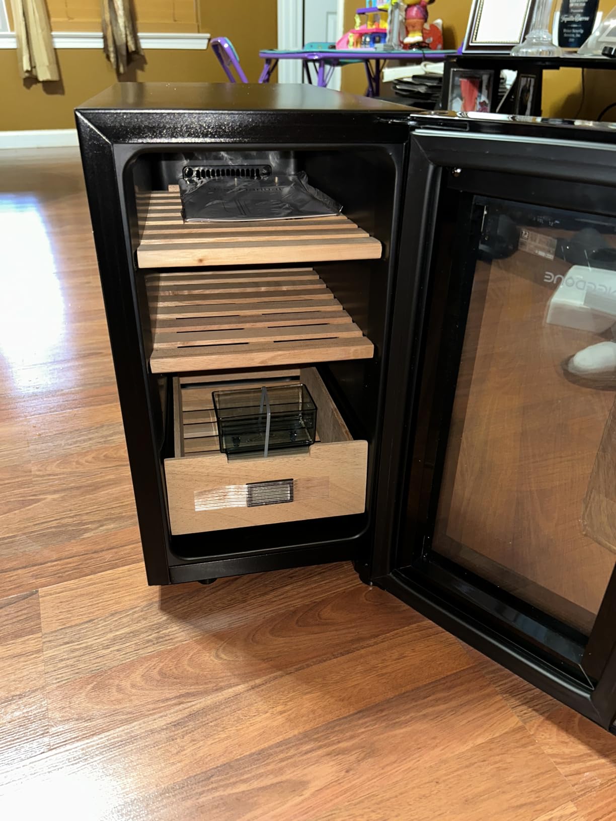 NEEDONE 48L Cooler Humidor, Electronic Humidor Cabinet for 300 Counts Capacity with Spanish Cedar Wood Shelves & Drawer with Hygrometer, Gift for Men, 2 Year Warranty, 1.7 Cu Ft customer photo 2