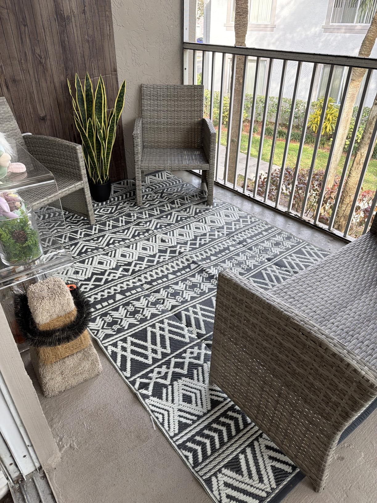 MontVoo Outdoor Rug Carpet Waterproof 5x8 Outdoor Patio Rug Mat Reversible Plastic Straw Outdoor Rug for RV Camping Picnic Beach Balcony Boho Grey customer photo 1