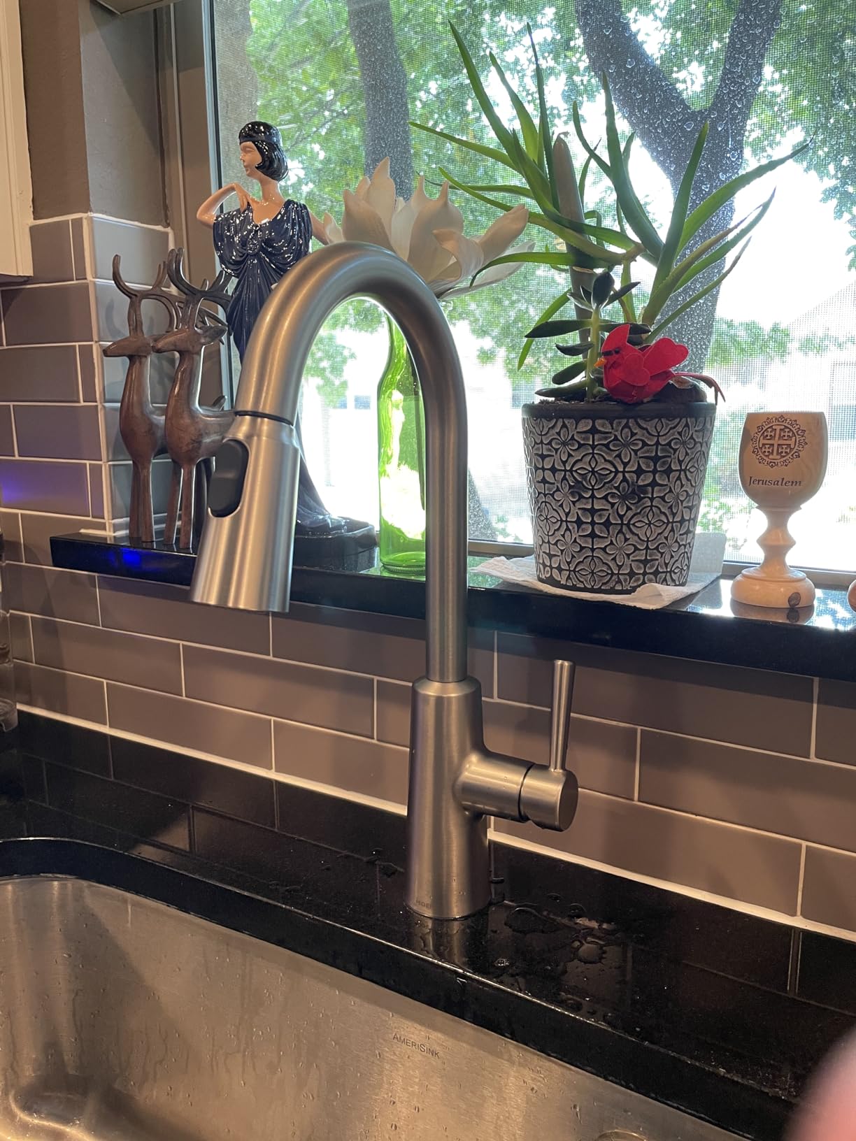 Moen Riley Matte Black Motionsense Wave Sensor Touchless One Handle Pulldown Kitchen Faucet Featuring Power Clean, 7402EWBL customer photo 1