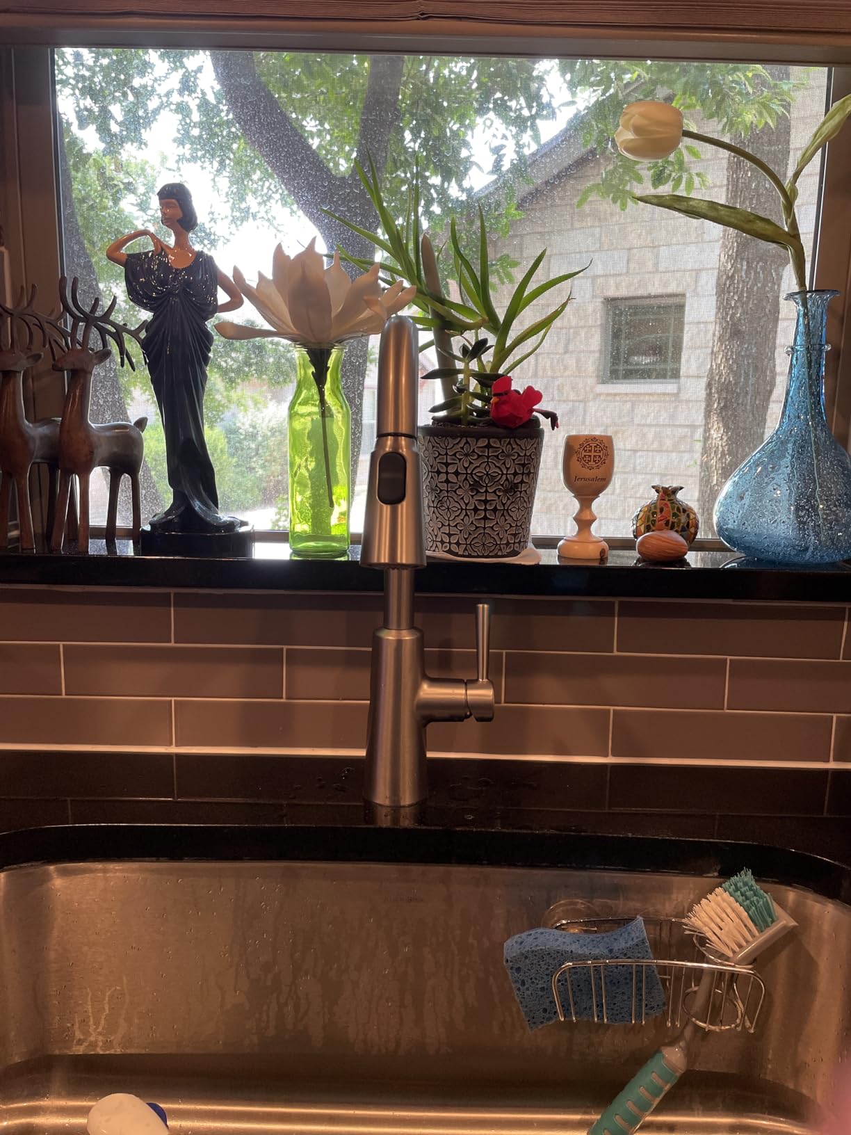 Moen Riley Matte Black Motionsense Wave Sensor Touchless One Handle Pulldown Kitchen Faucet Featuring Power Clean, 7402EWBL customer photo 2
