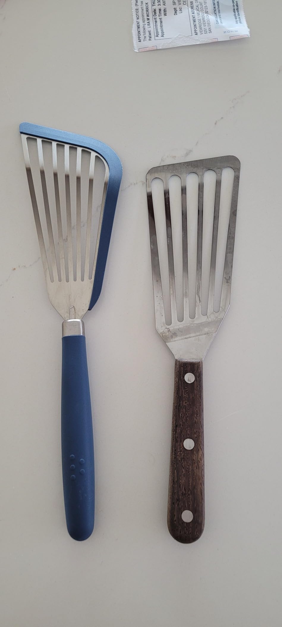 Misen Fish Silicone Spatula - Slotted Turner for Cooking - Perfect for Frying - Heat Resistant - Dishwasher Safe - 1mm Thick Flexible Flipper - Soft Silicone Grip Handle customer photo 1