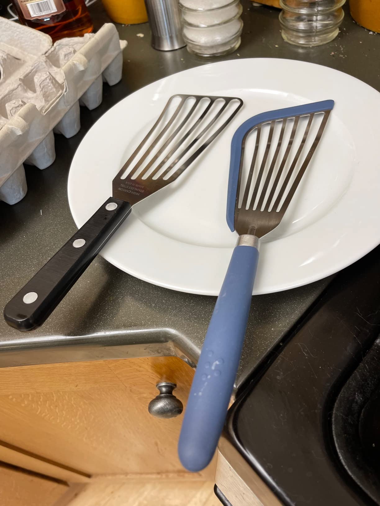 Misen Fish Stainless Steel Spatula - Slotted Turner for Cooking - Perfect for Frying - Heat Resistant - Dishwasher Safe - 1mm Thick Flexible Flipper - Soft Silicone Grip Handle customer photo 2