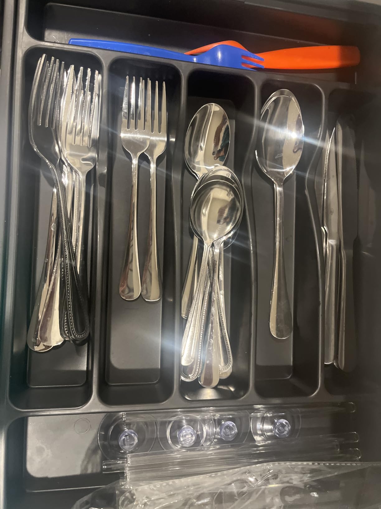 20 Piece Silverware Set Service for 4, Premium Stainless Steel Flatware Set, Mirror Polished Cutlery Utensil Set, Durable Home Kitchen Eating Tableware Set customer photo 2
