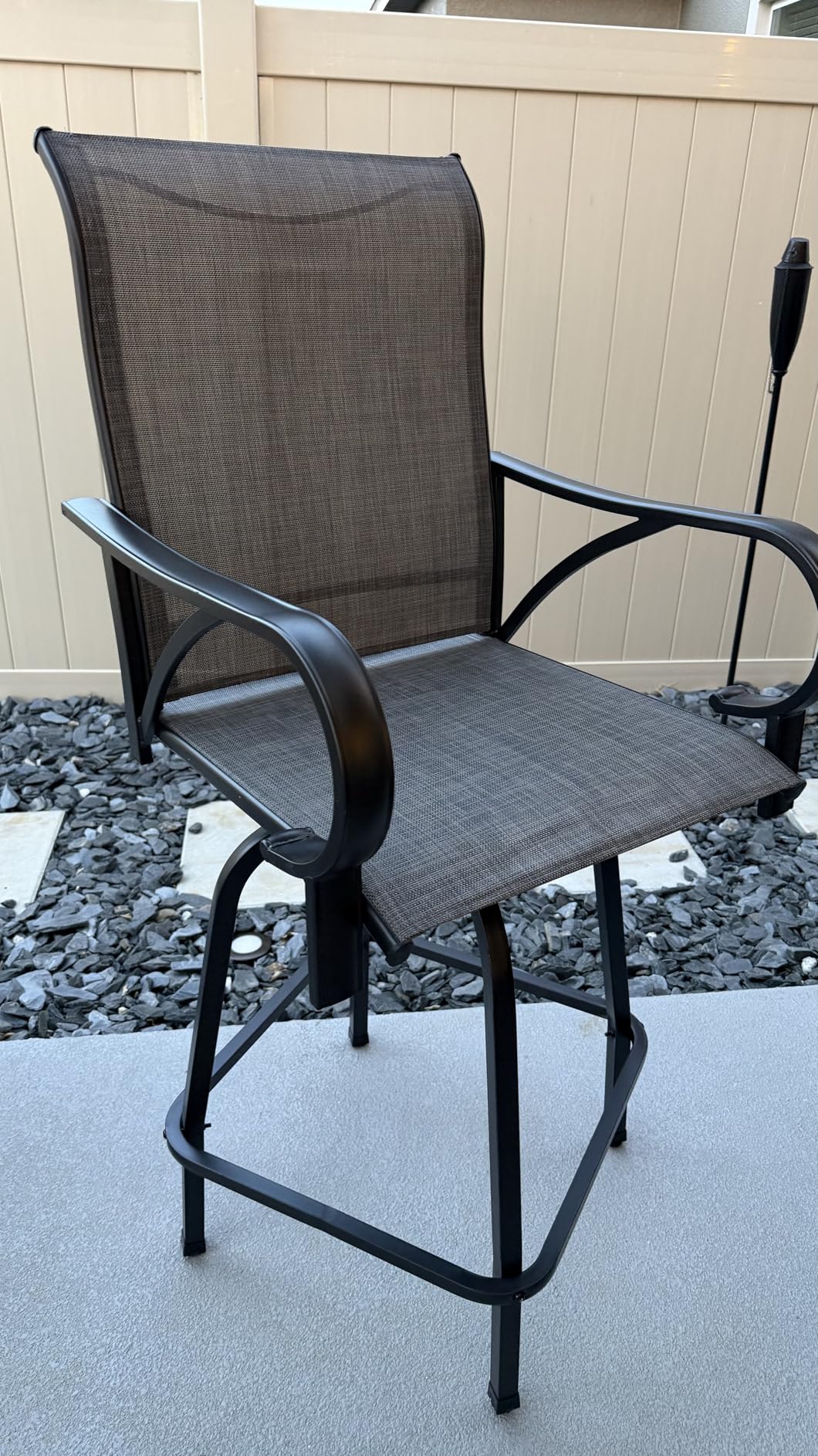 MFSTUDIO Outdoor Bar Stools Set of 4, Swivel Bar Height Patio Chairs Outdoor Barstools High Top Patio Swivel Bar Chairs, Breathable Textilene customer photo 1