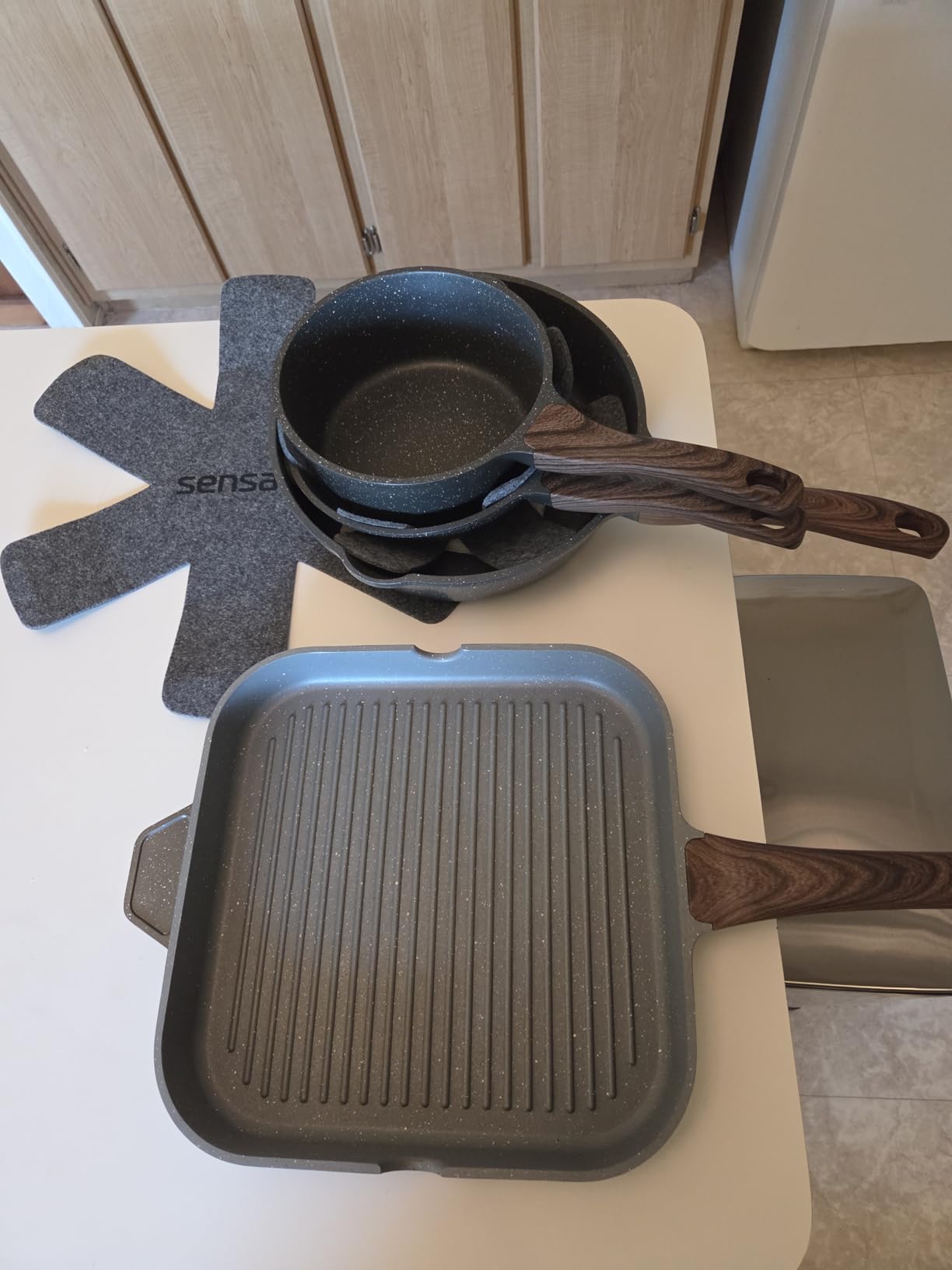 SENSARTE Nonstick Grill Pan for Stove Tops, Versatile Griddle Pan with Pour Spouts, Square Grill Pan for Big Cooking Surface, Durable Grill Skillet for Indoor & Outdoor Grilling. PFOA Free, 11 Inch customer photo 1