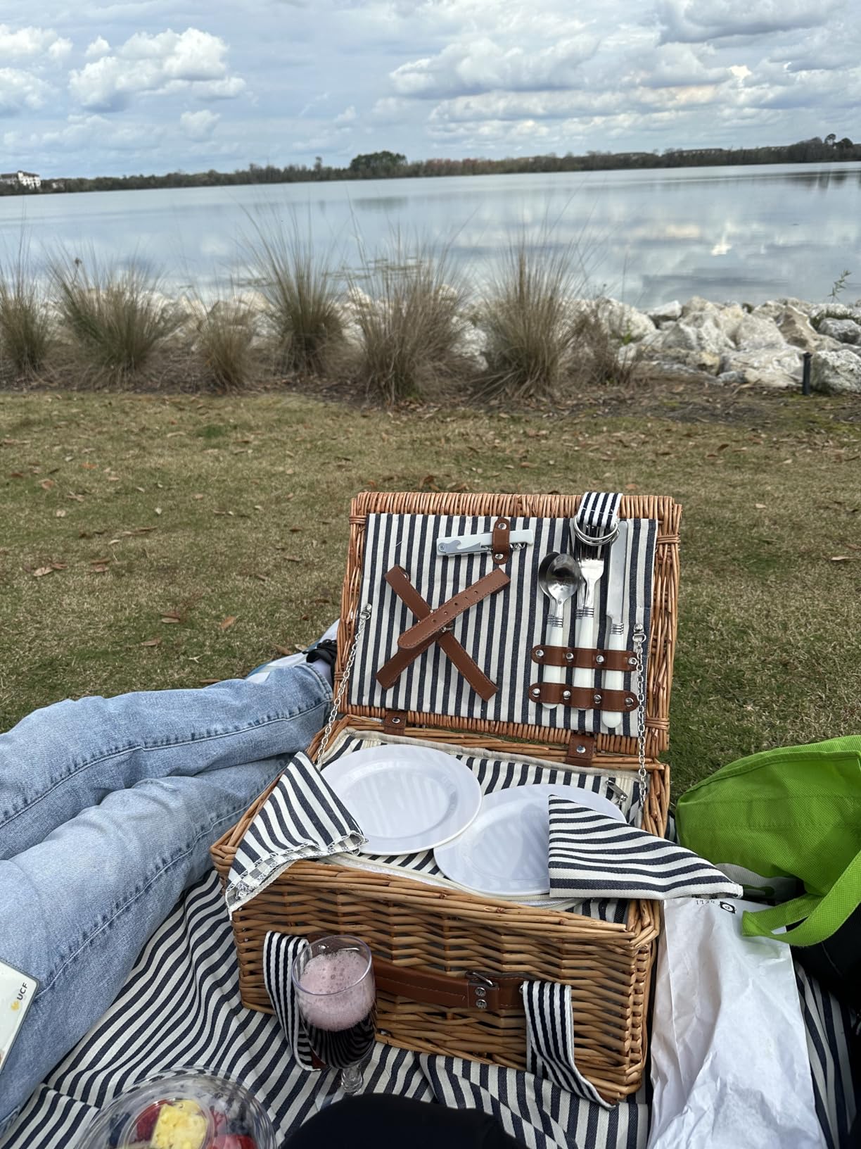 Wicker Picnic Basket Set for 2 Persons with Blanket,Handmade Willow Picnic Basket with Insulated Cooler & Cutlery Kit, Gift Basket for Couples,Valentine Day,Birthday, Wedding, Outdoor Party customer photo 1