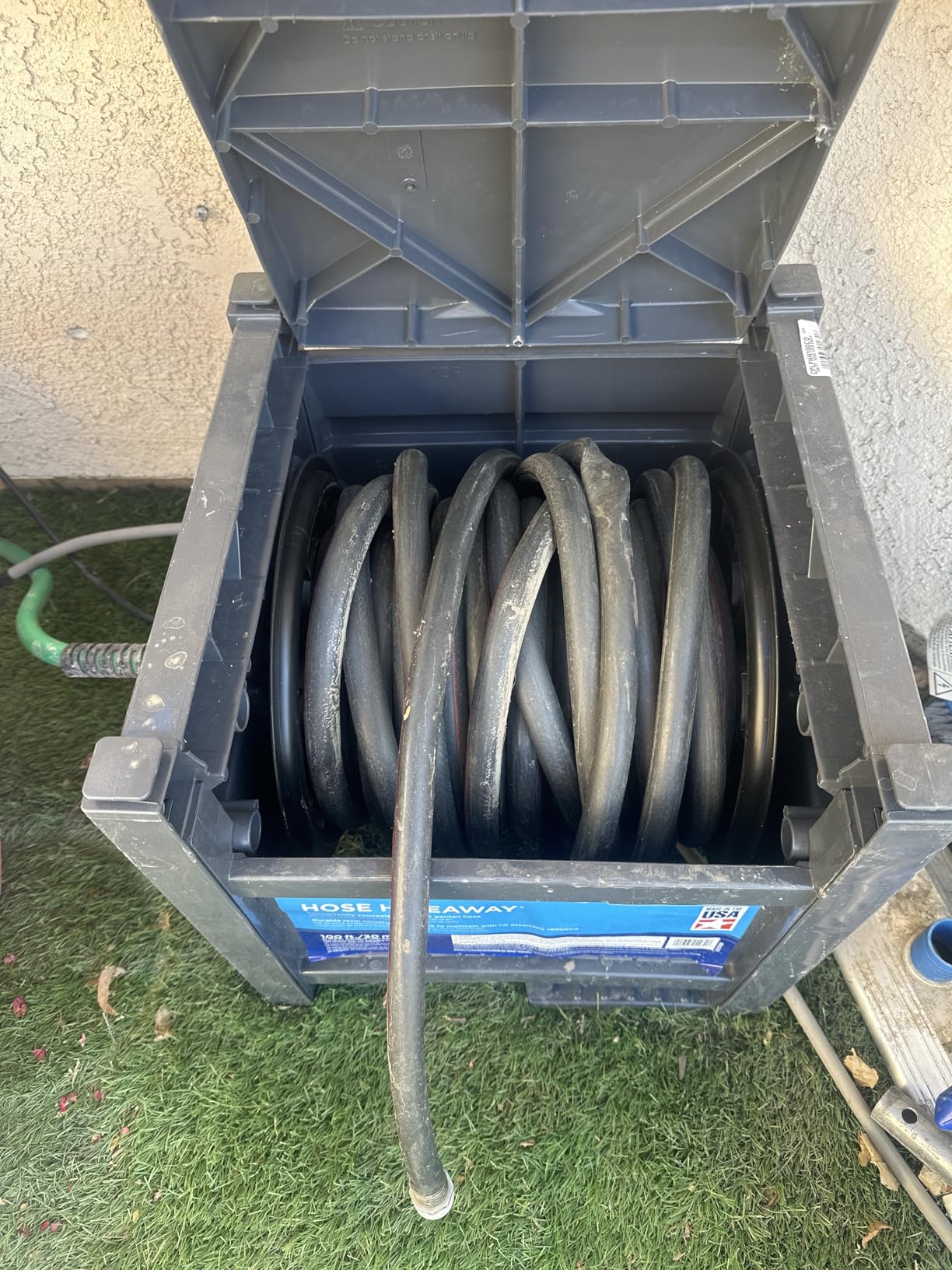 Suncast Garden Hose Hideaway Storage Reel Box, Cyberspace Grey - Resin Outdoor Container, Holds up to 100 Feet of 5/8 Inch Standard Vinyl Water Line - No Assembly Required customer photo 2