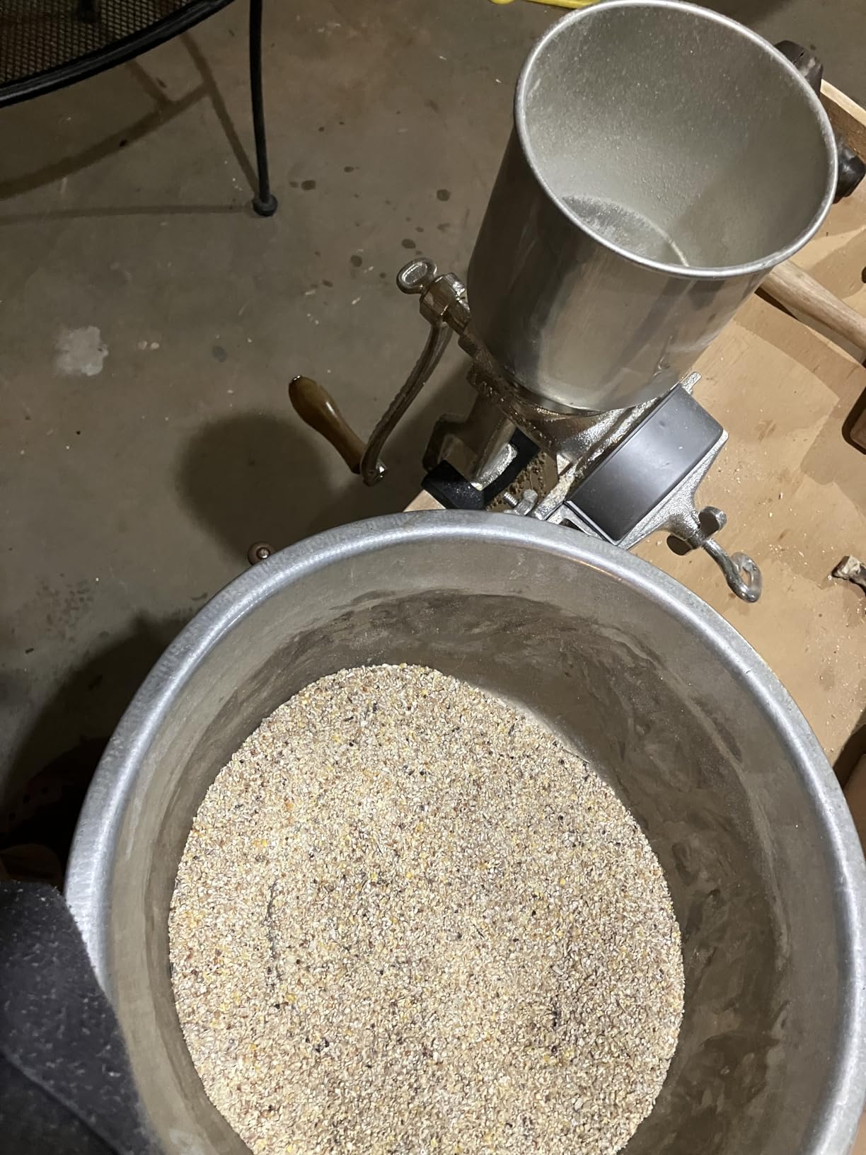 Corona Corn Grinder with High Hopper, Grain Mill, Manual Grinder For Corn, Rice, Soybeans, Pepper, Chickpeas, Cast Iron Wheat Grinder For Domestic Use customer photo 2