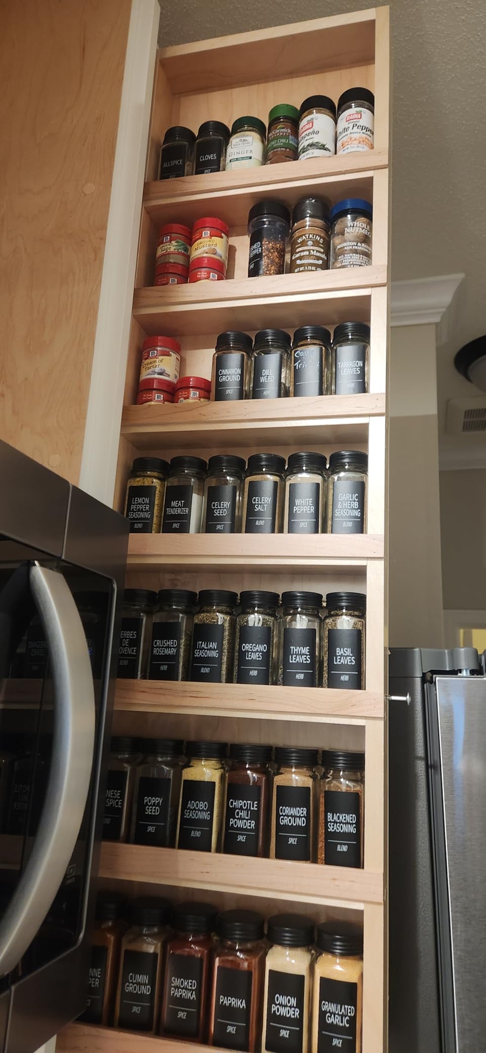 Churboro 36 Spice Jars with 547 Labels- Glass Spice Jars with Black Metal Caps, 4oz Empty Spice Containers with Shaker Lids, Funnel, Chalk Pen, Square Seasoning Bottles for Spice Rack, Drawer, Cabinet customer photo 2