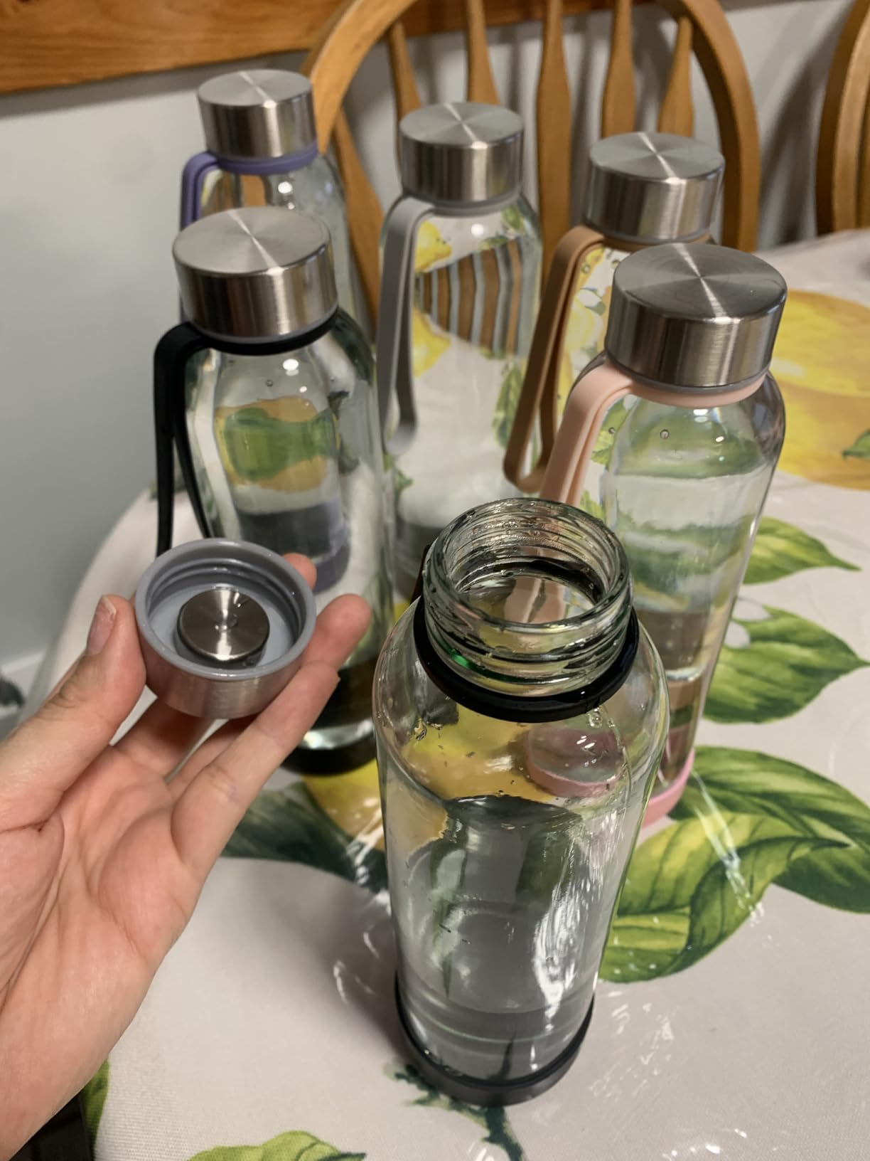 Sursip 18oz Glass Water Bottle Set of 6, Clear glass juice bottle for juicing,Reusable Drinking Bottles with Stainless Steel Lid,Beverage Storage Containers for Refrigerator-BPA Free,Leak Proof customer photo 2