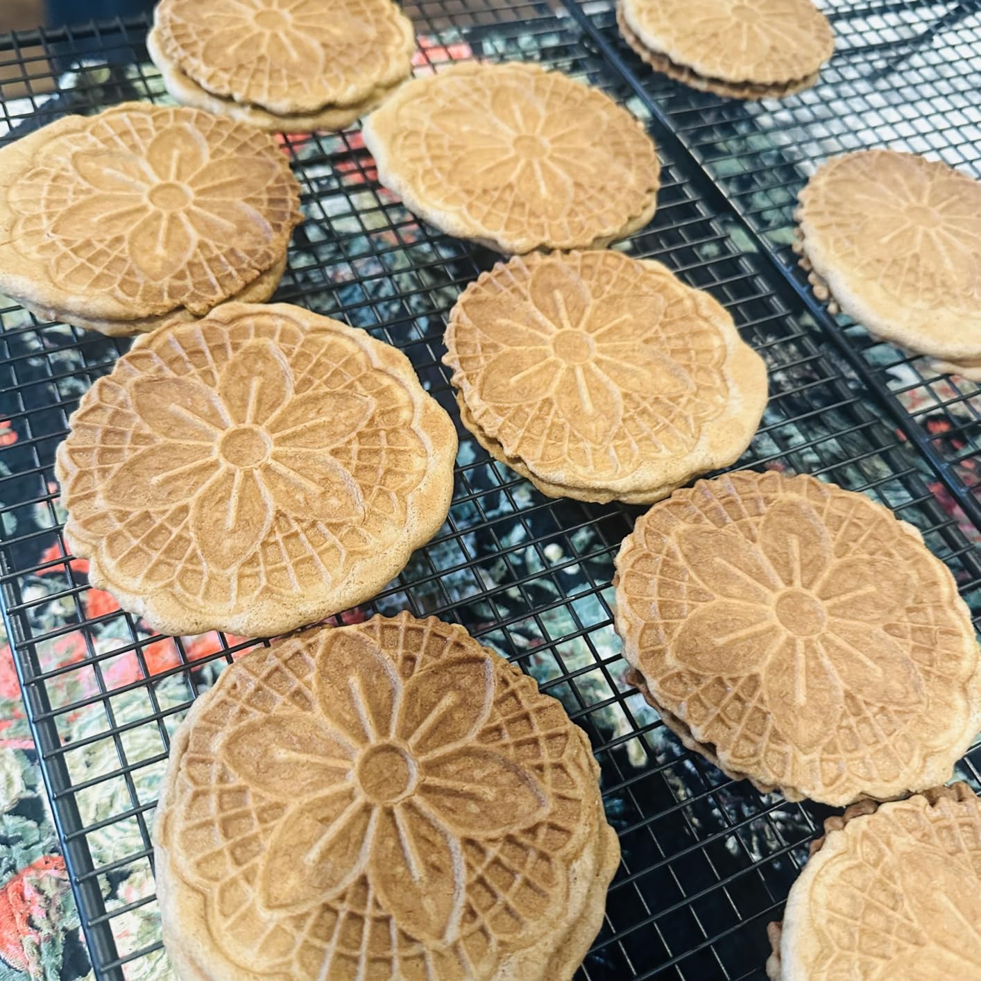 Pizzelle Maker with Non-Stick Coating, Electric Pizzelle Cookie Baker Press with Snowflake Pattern, Make Two 4 Inch Traditional Italian Waffle Cookies at Once, Recipe Included customer photo 2