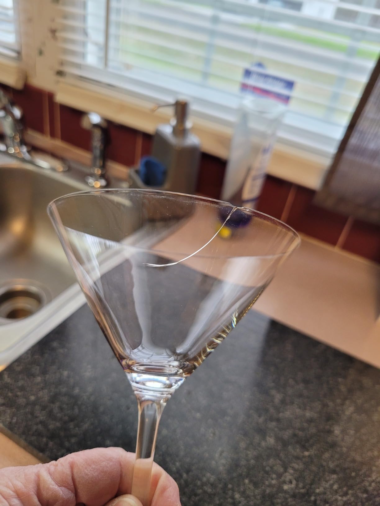 JEKOSEN Crystal Martini Cocktail Glasses 9 Ounce Set of 4 With Premium Gift Box Premium Strong Lead-Free Clear for Bar Martini customer photo 1