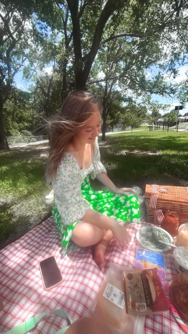 Picnic Basket for 4, Insulated Willow Picnic Baskets with Shoulder Strap, Picnic Hamper with Waterproof Picnic Blanket, Handmade Wicker Hamper for Outdoor, Great Gifts for Thanksgiving, Christmas customer photo 2