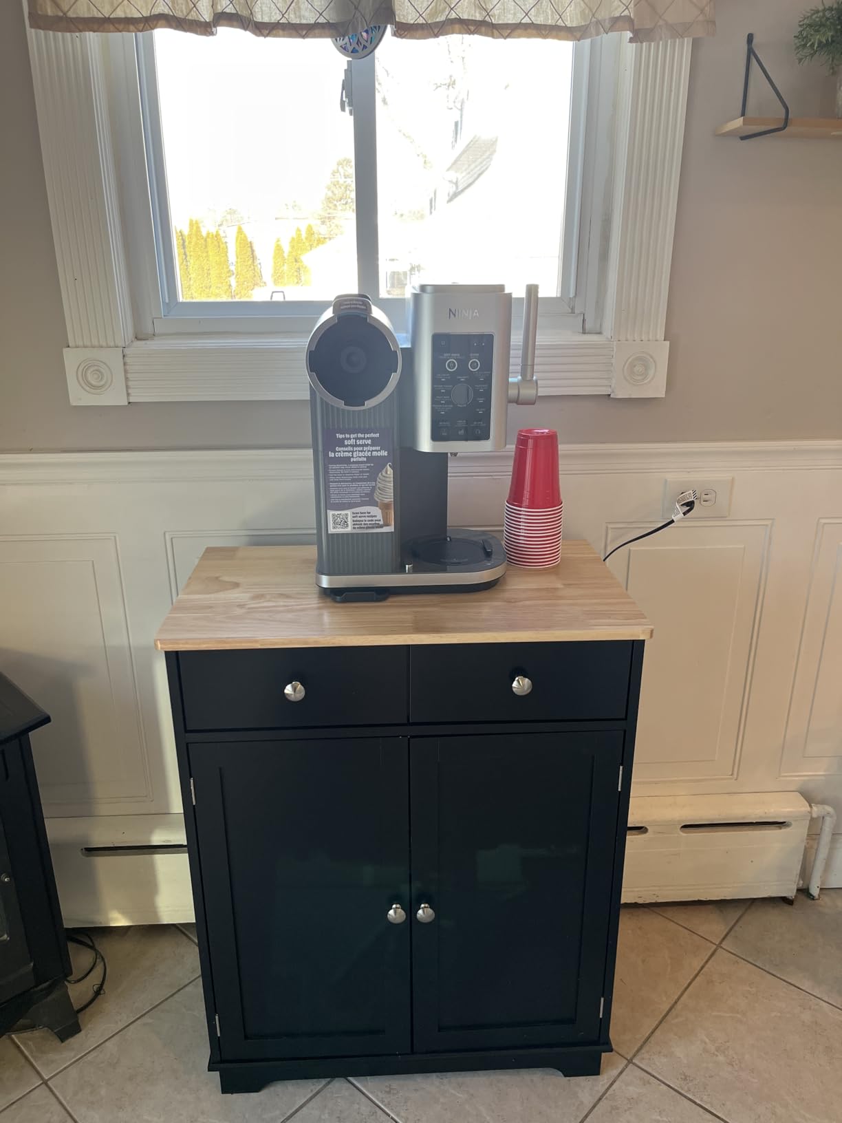 HOMCOM Sideboard with Solid Wood Countertop, Modern Kitchen Storage Cabinet, Coffee Bar Cabinet with 3 Drawers, Doors and Adjustable Shelf, Black customer photo 2