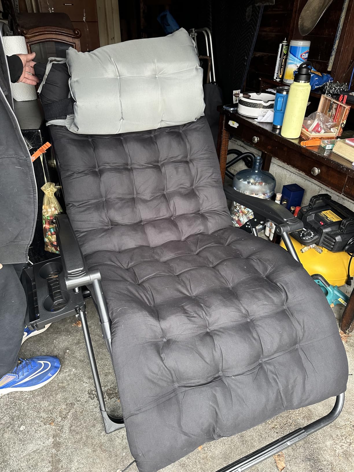UDPATIO Oversized Zero Gravity Chair 33In XXL Patio Reclining Chair with Cushion, Outdoor Folding Recliner with Pillows|Cup Holder|Foot Rest|Padded Headrest, Black, Support 500LB customer photo 1