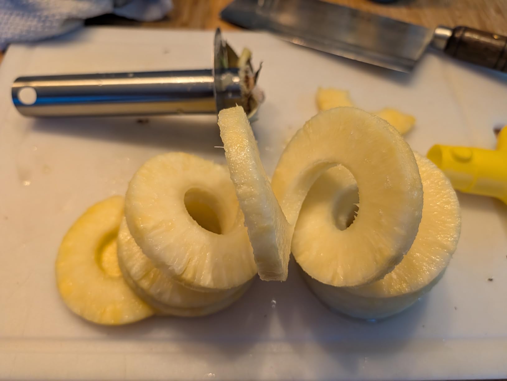Premium Pineapple Corer and Slicer Tool - Sharp Pineapple Cutter with Serrated Tips - Easy to Use and Clean - Stainless Steel Core Remover for Pineapple - Core Fruits with Ease(Black) customer photo 2