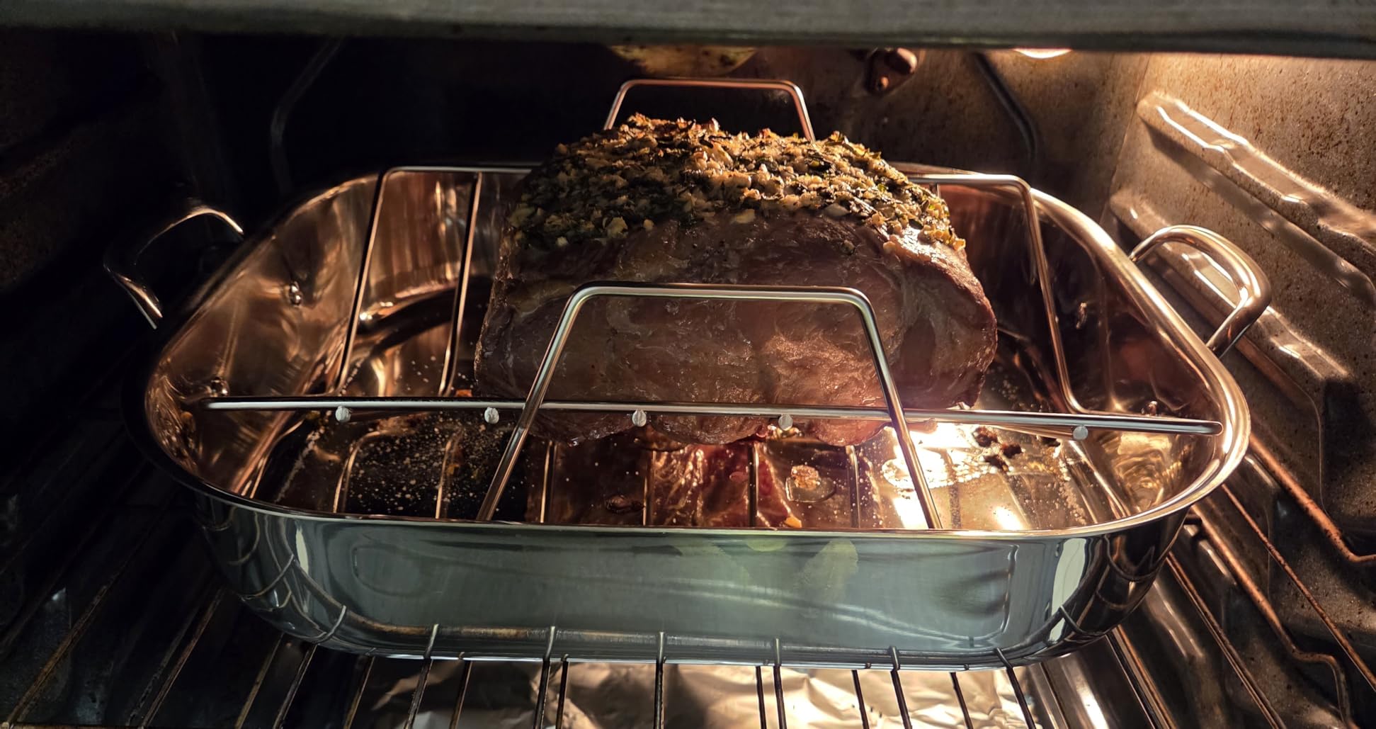 Amazon Basics Stainless Steel Rectangular Roasting Pan with Rack, Turkey Roaster, Dishwasher Safe customer photo 1