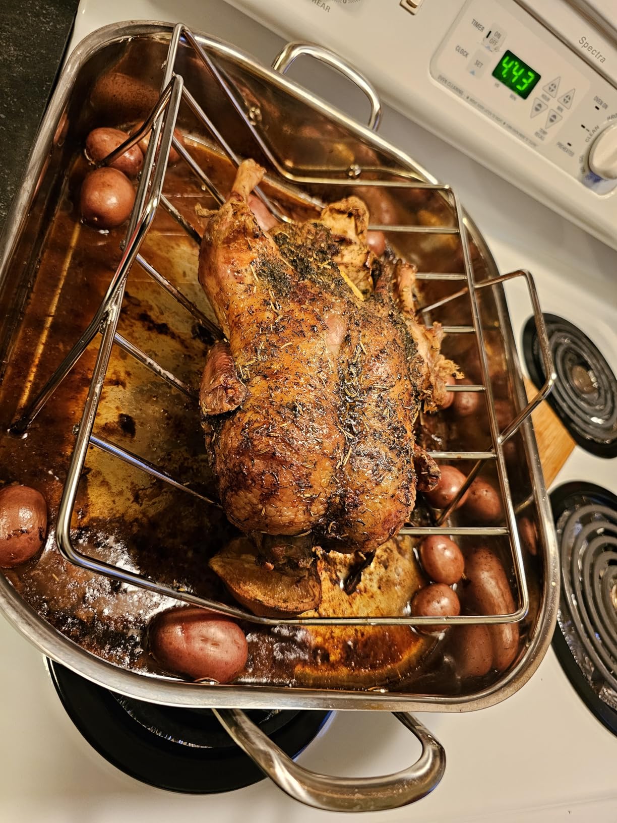 Amazon Basics Stainless Steel Rectangular Roasting Pan with Rack, Turkey Roaster, Dishwasher Safe customer photo 2