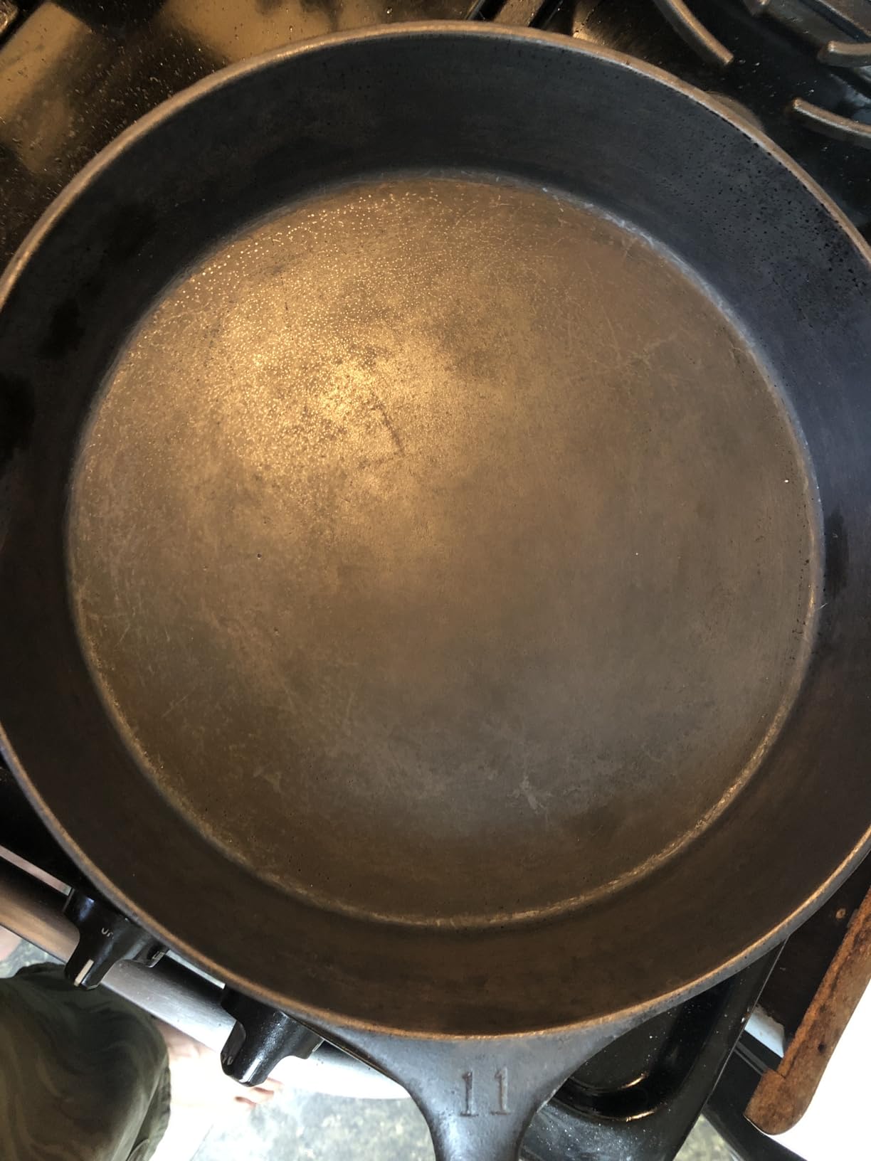 Lodge Seasoned Cast Iron Skillet Set - PFAS-Free, Non-Toxic Cookware - Use with an Oven, Stove, Grill, or Campfire - Naturally Non-Stick & Oven Safe - 8, 10.25 & 12 Inches customer photo 1