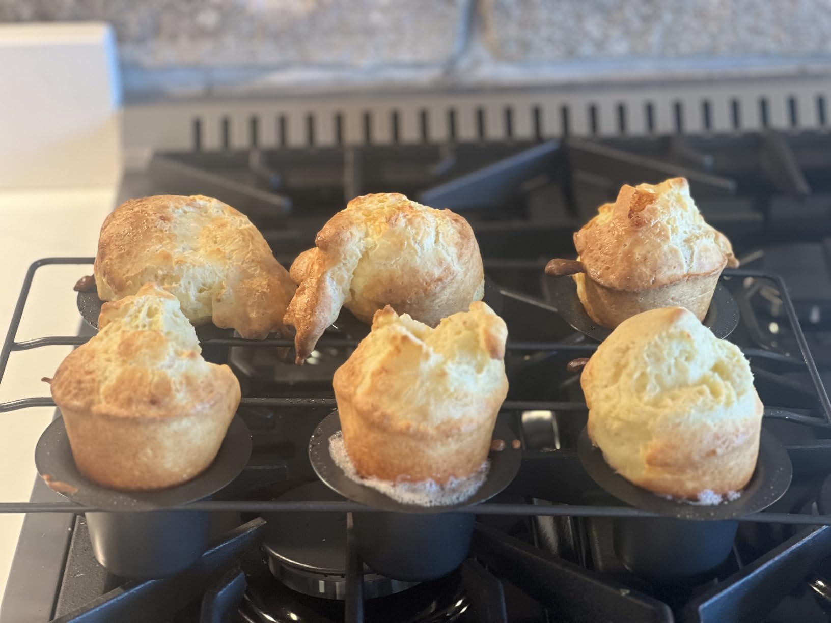 Shellwei 2 Pcs 12 Cups Nonstick Popover Pan Muffin Cupcake Pan Pudding Bakeware for Oven Baking, Frittatas, Muffins, Quiches, Pudding Cakes customer photo 2