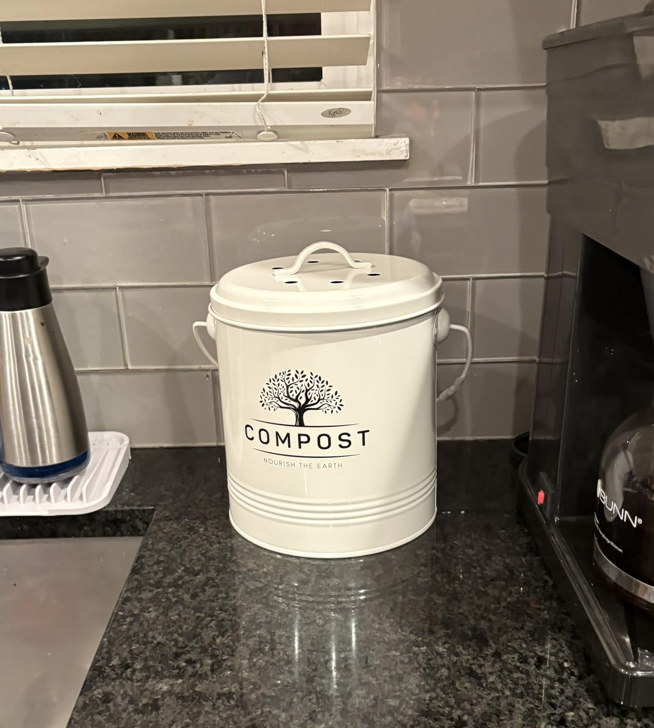 Perfnique Kitchen Compost Bin, 1.3 Gallon Countertop Compost Bin with Lid, Indoor Compost Bucket Includes Inner Bucket Liner and Carbon Filter, Small Compost Bin (Without Bags, Cream) customer photo 1