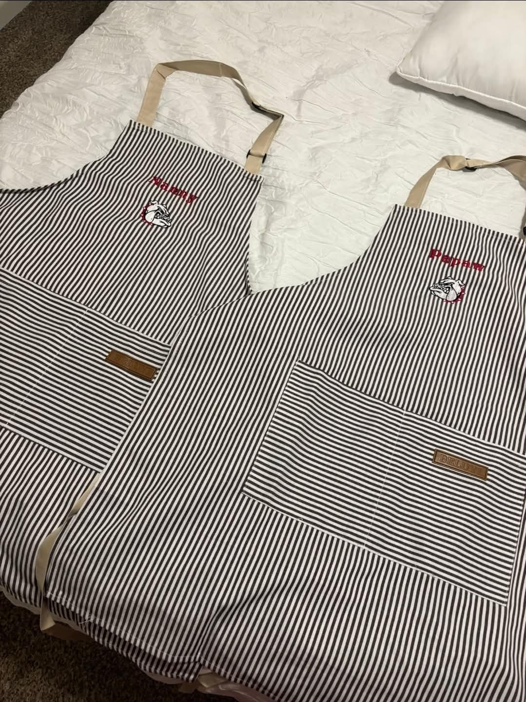2 Pack Adjustable Bib Apron with 2 Pockets Chef Cooking Kitchen Restaurant Aprons for Women Men customer photo 1