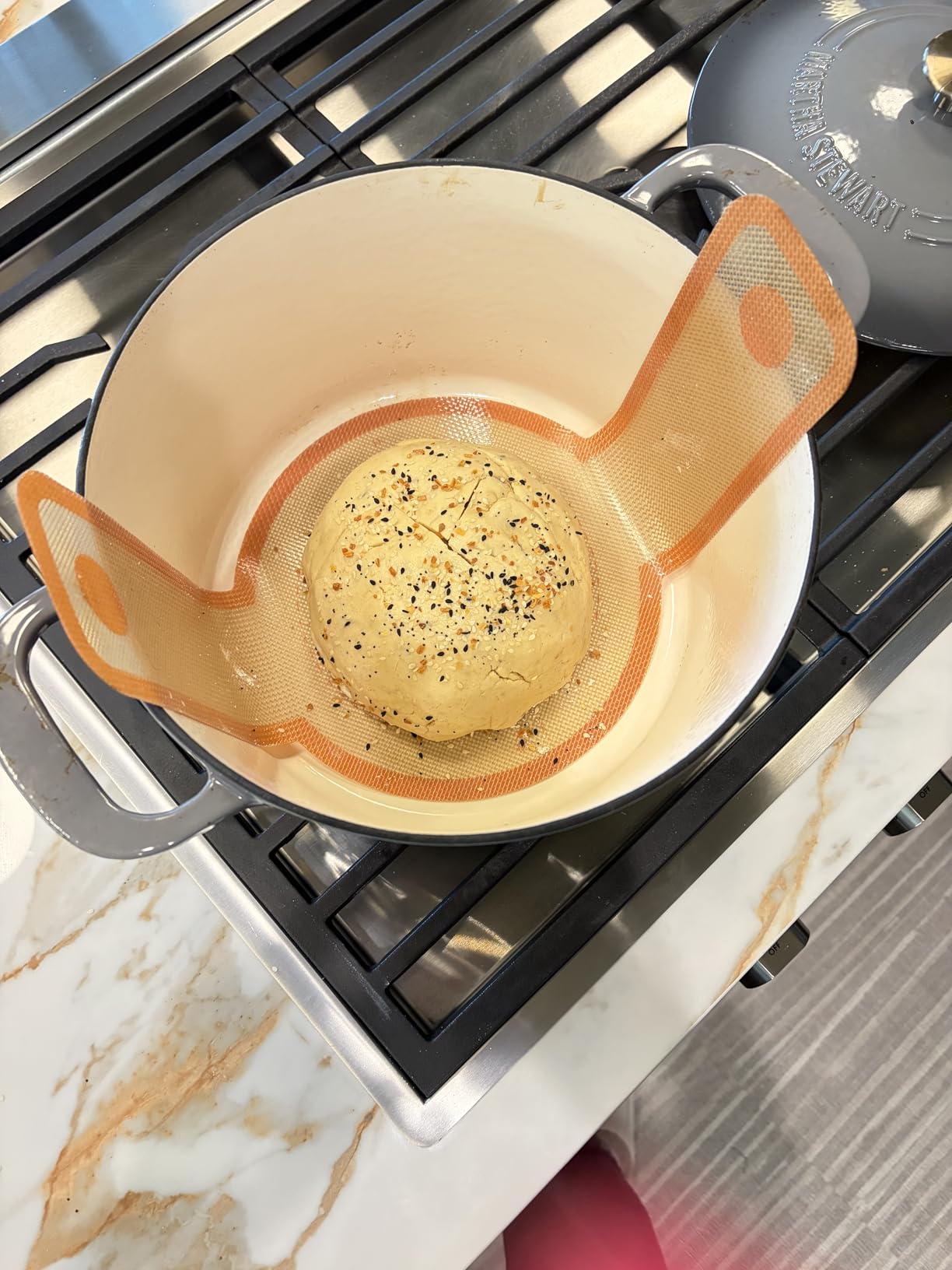 MARTHA STEWART Gatwick 7-Quart Enamel Cast Iron Dutch Oven - Linen White With Gold - Heavy-Duty Dutch Oven for Slow Cooking, Braising & Baking customer photo 1