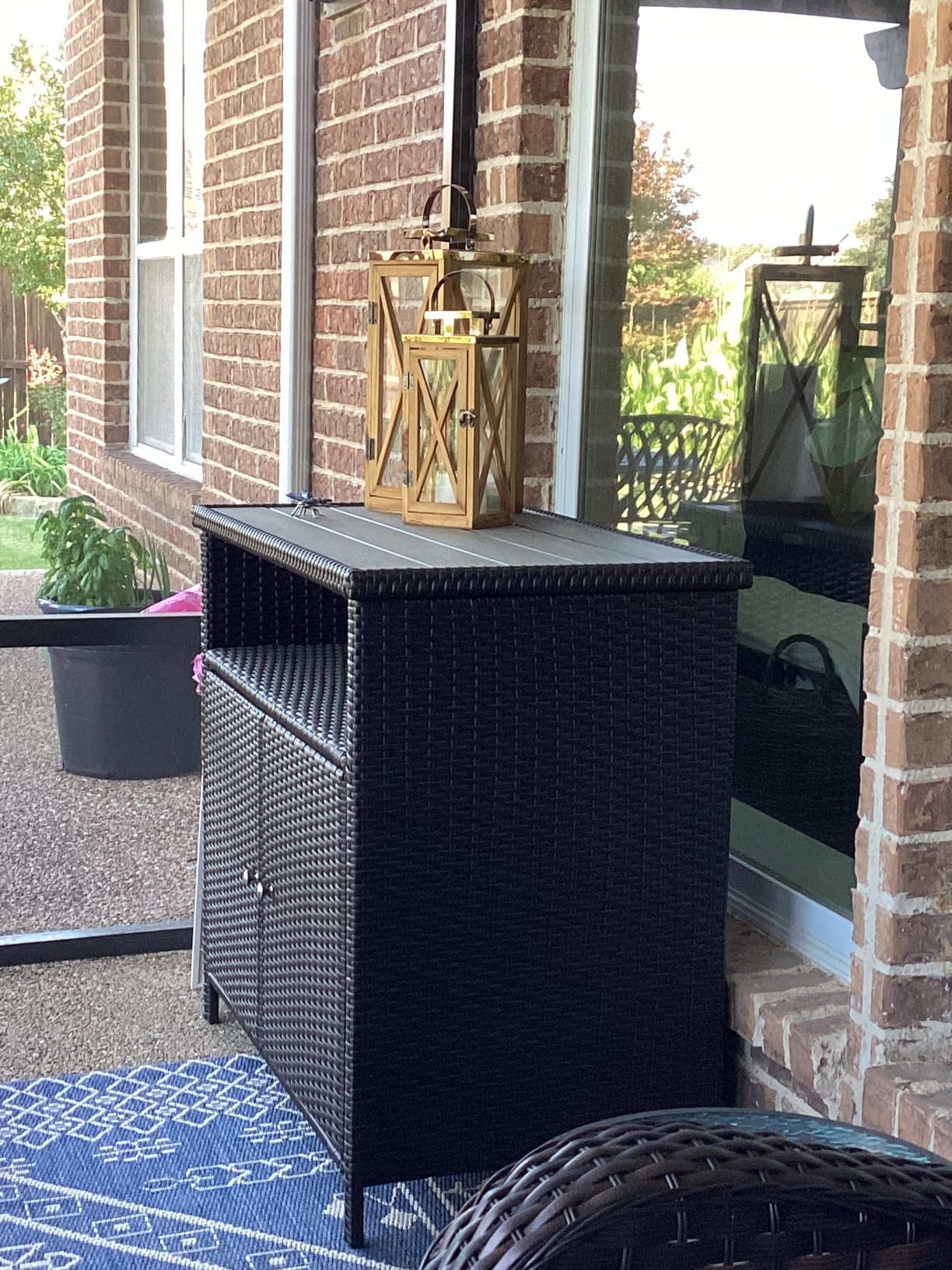 Grand patio Wicker Storage Cabinet Outdoor Waterproof Buffet Cabinet Patio Bar Table with Two Doors and Shelves Wicker Sideboard for Garden Kitchen Pool Dark Brown customer photo 2