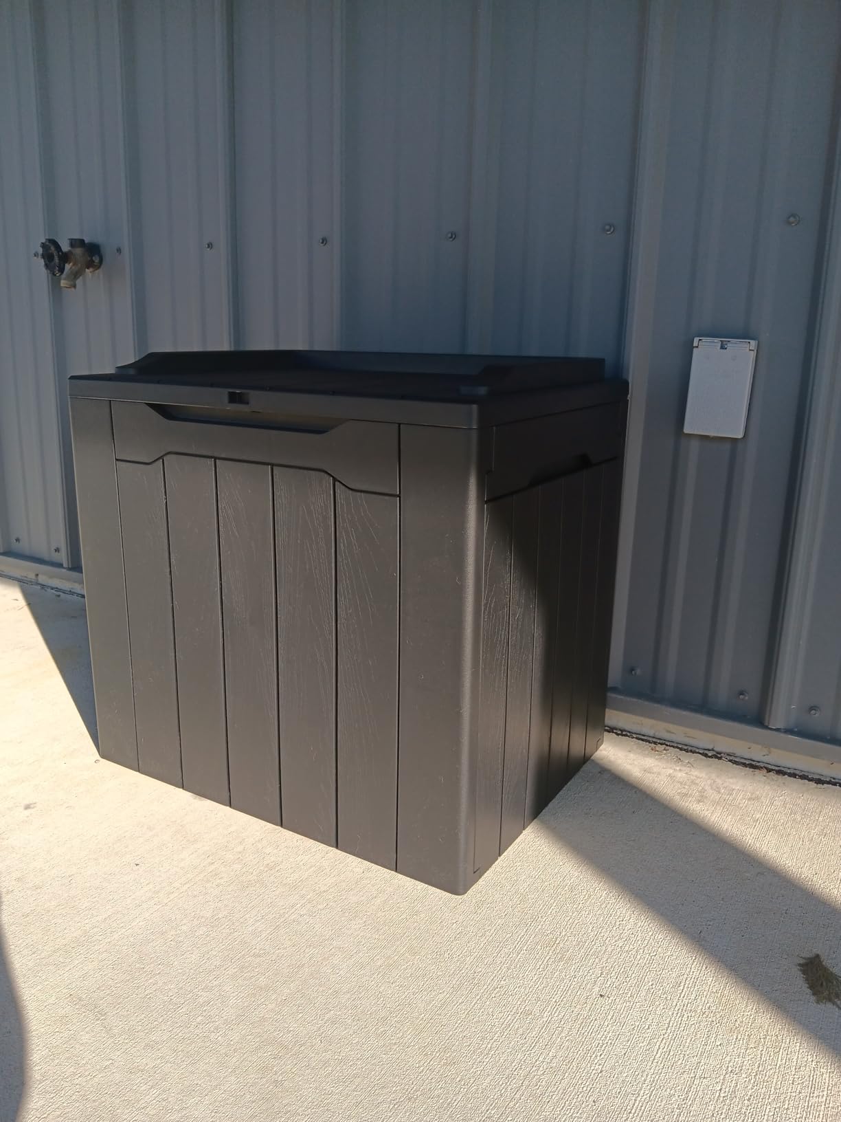 Devoko 30 Gallon Resin Deck Box Waterproof Outdoor Storage Box for Patio Furniture Pool Accessories Indoor Storage for Cushion Garden Tools (30 Gallon, Black) customer photo 1