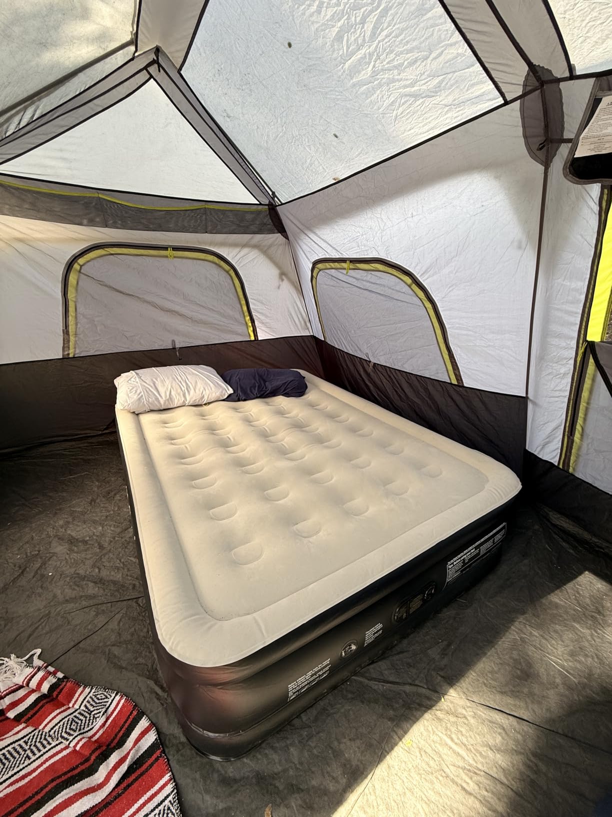 OhGeni Queen Air Mattress with Built in Pump, Ideal Alternative to a Bed, Inflatable Blow Up Mattress 18 Raised Comfort, Upgraded Surface Portable Bed for Home, Camping, Colchone Inflable, 650 lbs customer photo 2